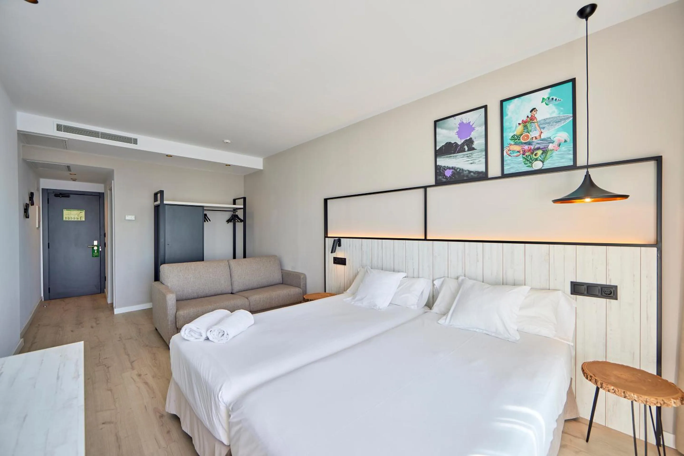 Photo of the whole room, Bed in Hotel Florida Magaluf - Adults Only