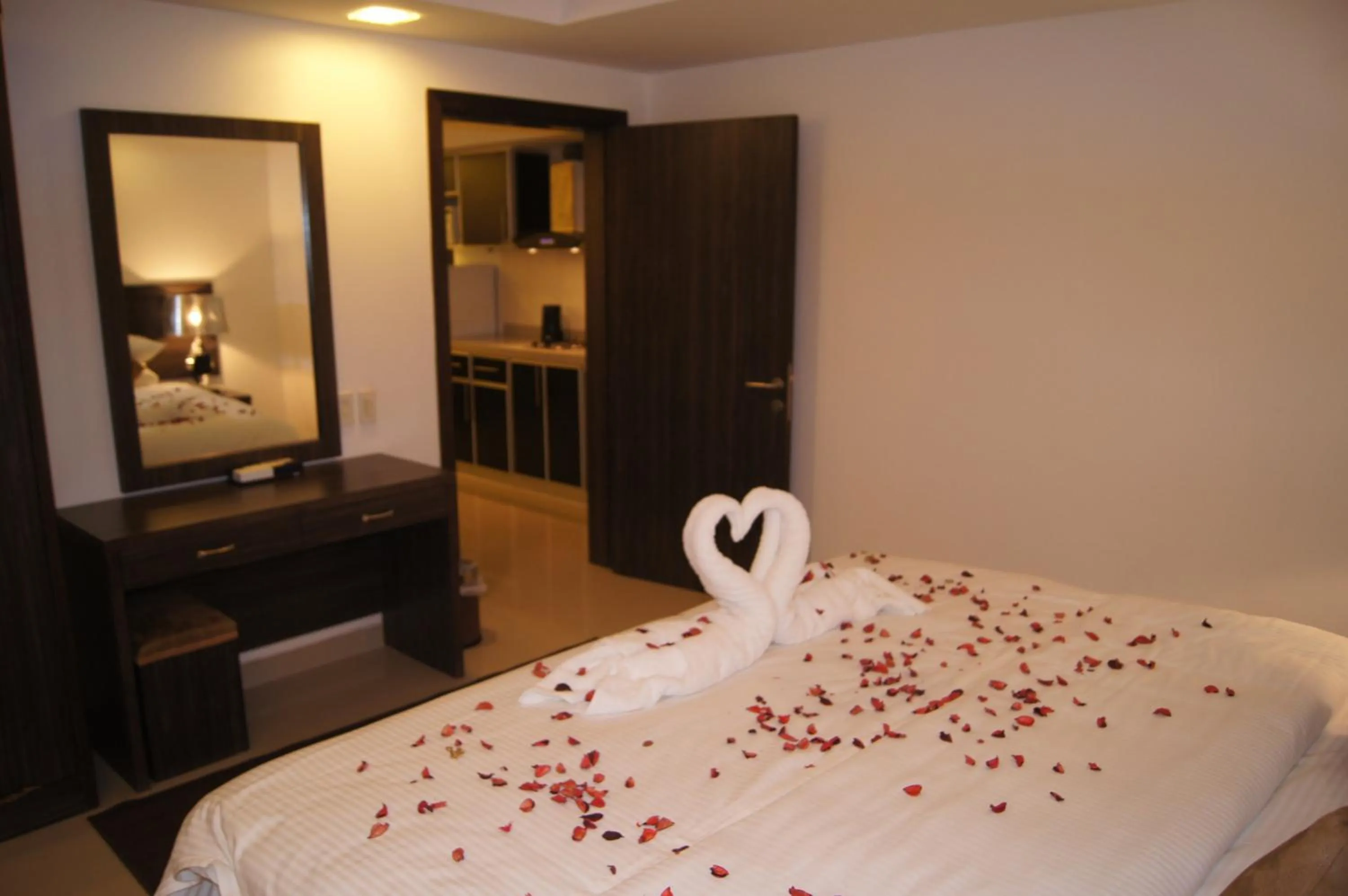 Bedroom, Bed in Hayat Watheer for serviced Apartment