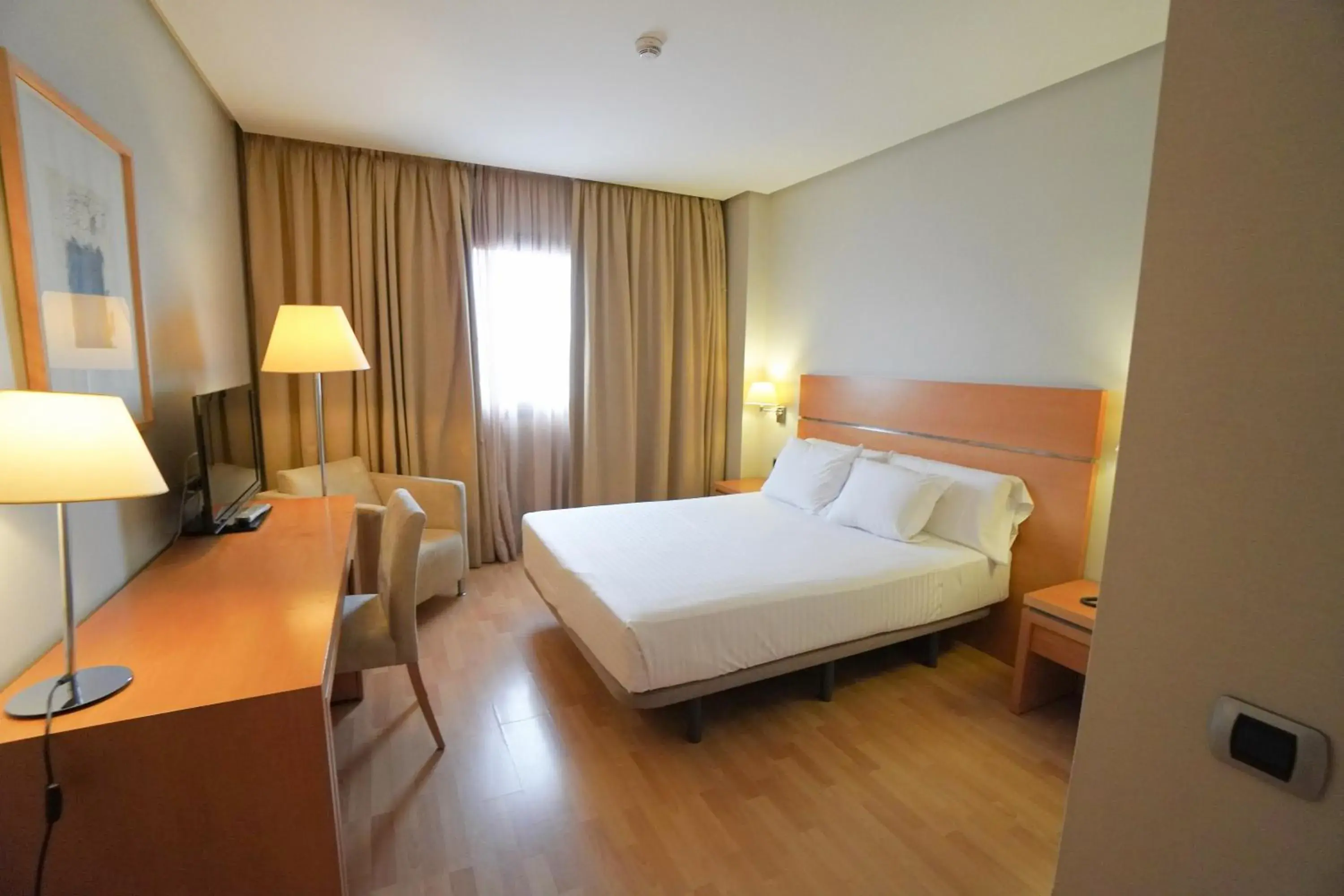 Bed in Hotel Reston Valdemoro