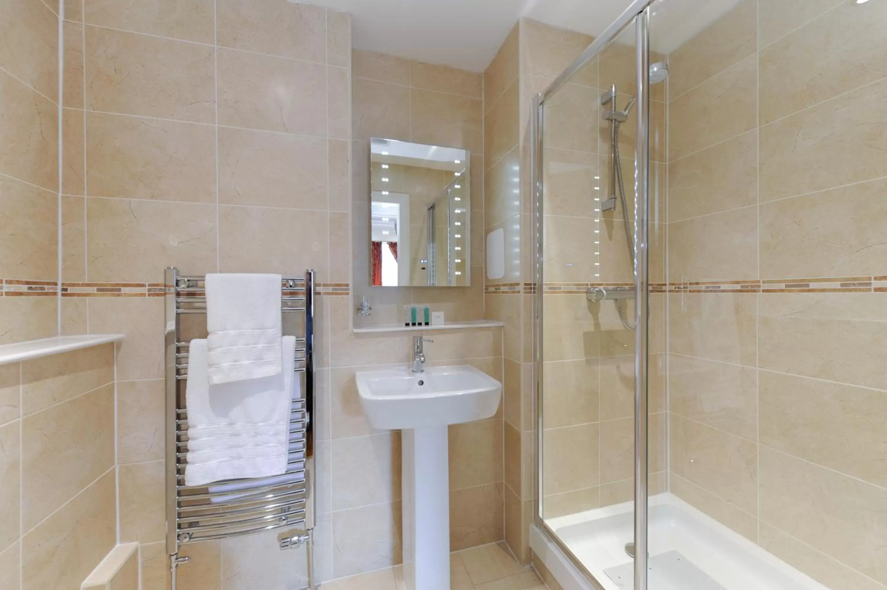 Bathroom in Edinburgh City Suites