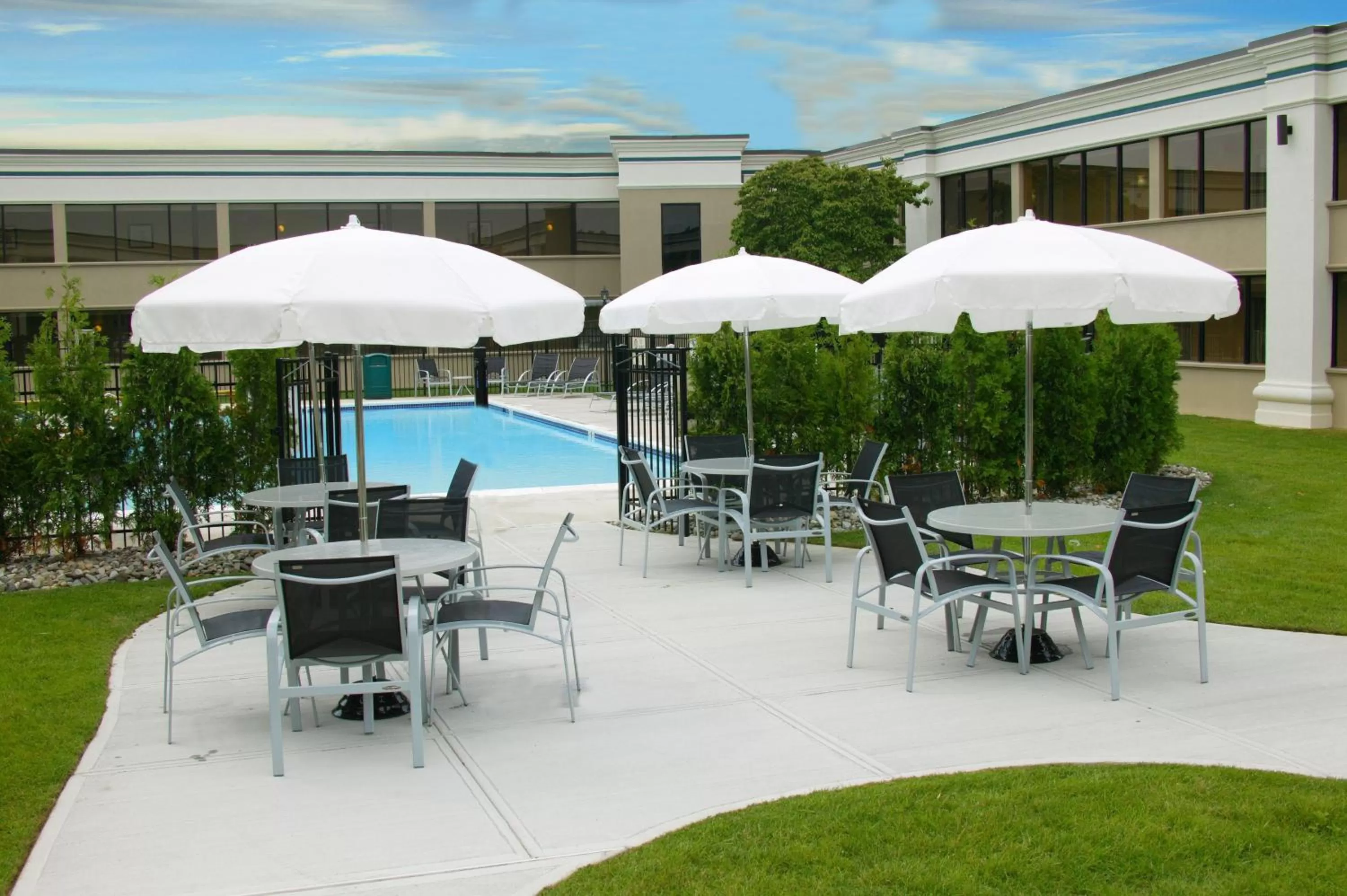 Swimming pool in Holiday Inn Hazlet by IHG