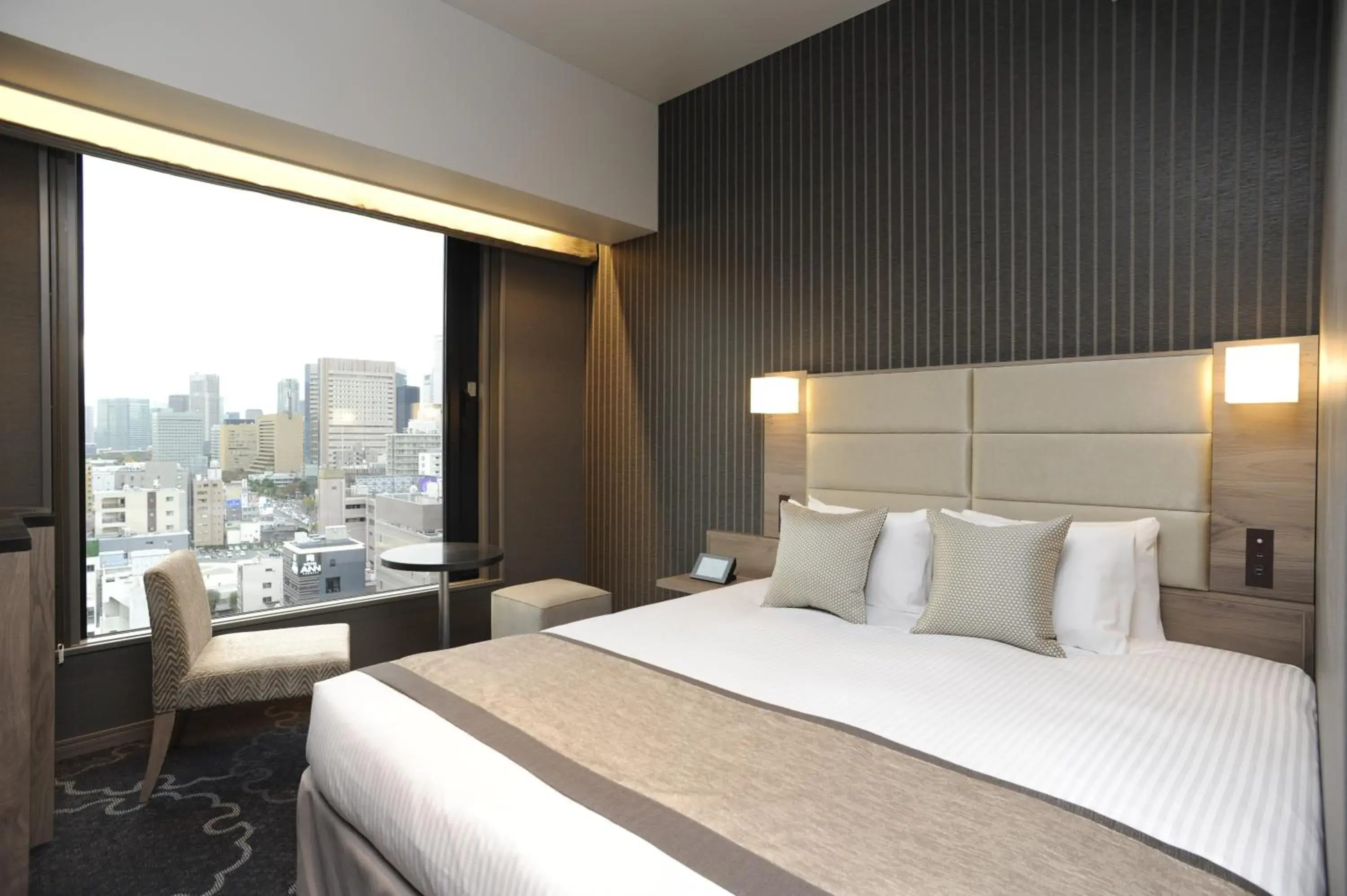 Photo of the whole room, Bed in Hotel Keihan Tsukiji Ginza Grande