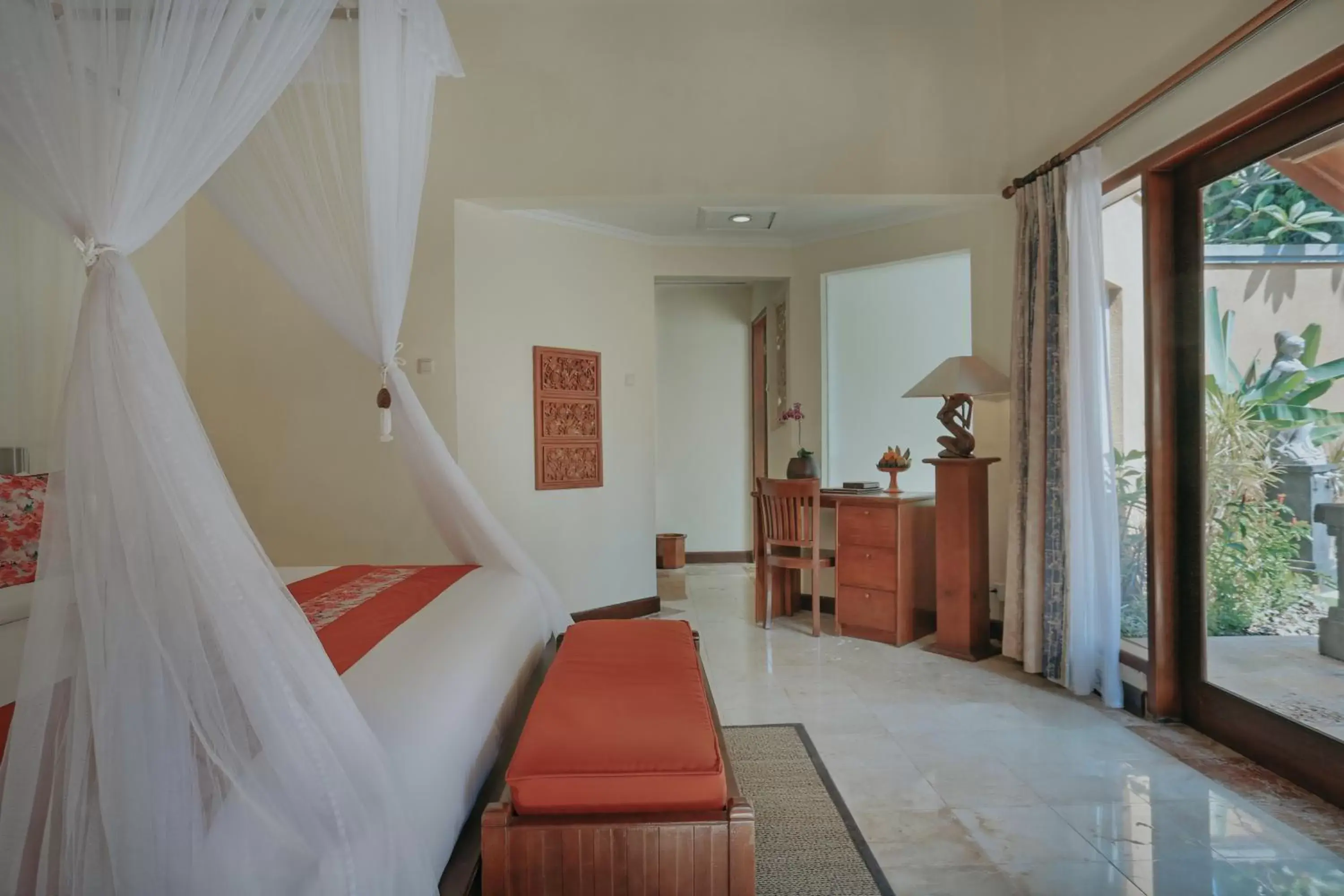 Bedroom, Seating Area in Parigata Villas Resort