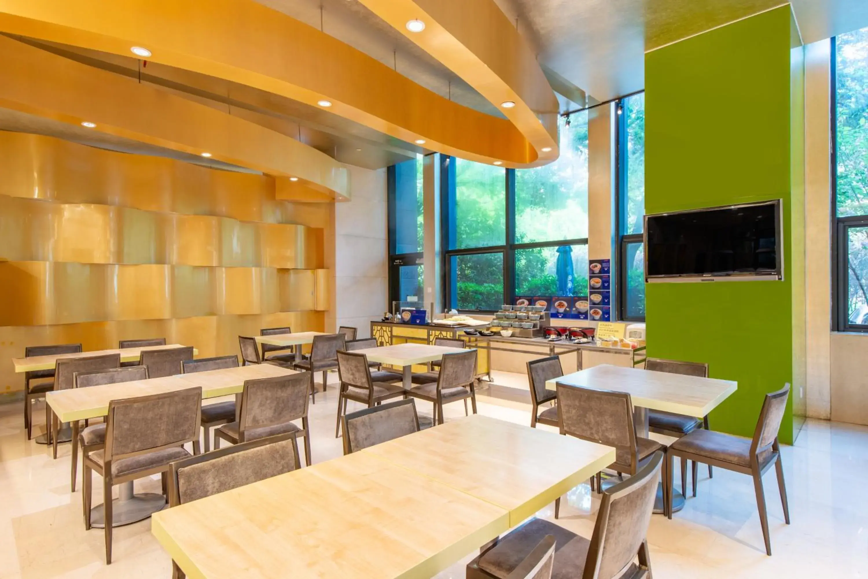 Breakfast, Restaurant/Places to Eat in Holiday Inn Express Nantong Xinghu, an IHG Hotel