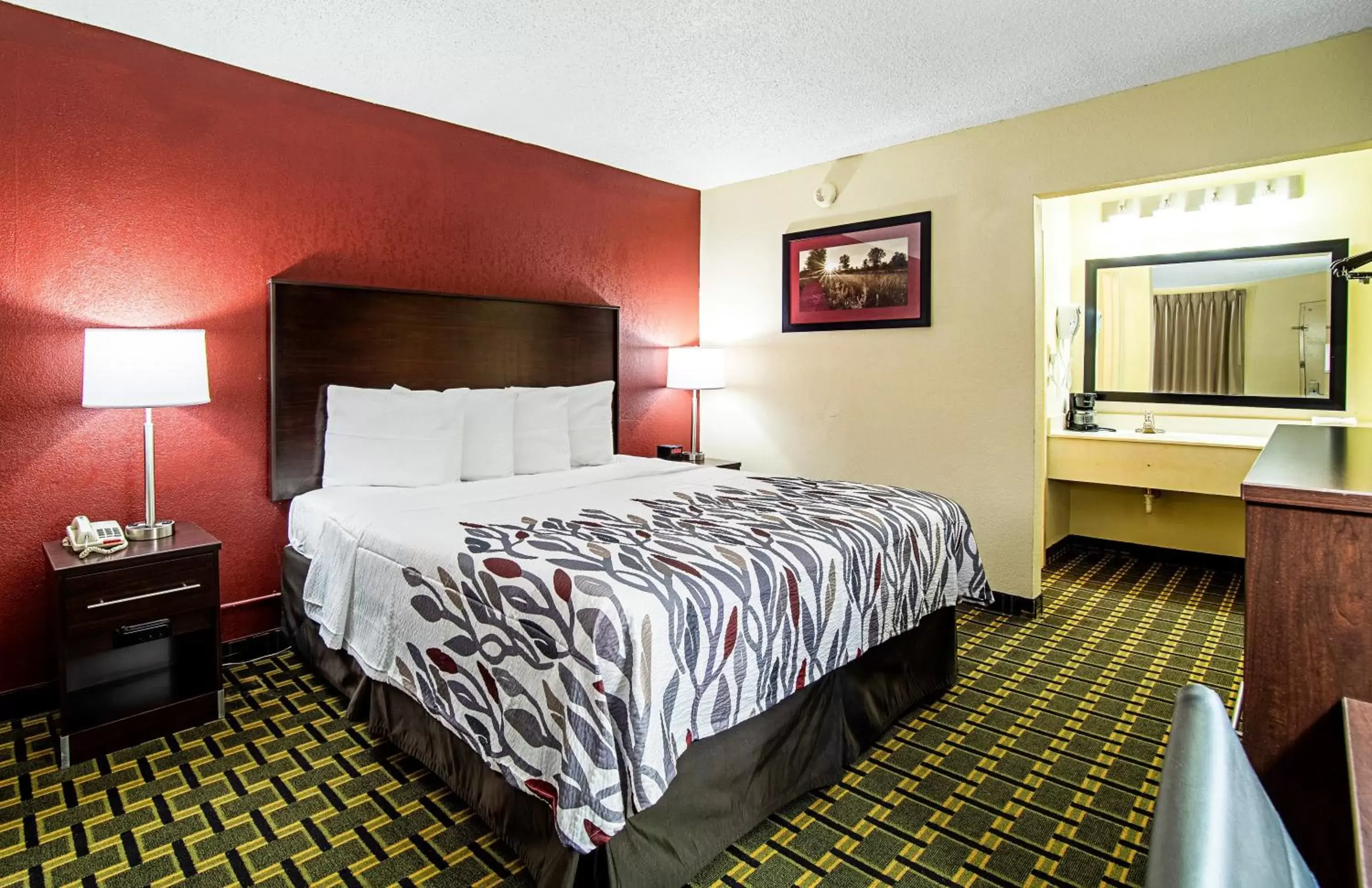 Photo of the whole room, Room Photo in Red Roof Inn & Suites Greenwood, SC