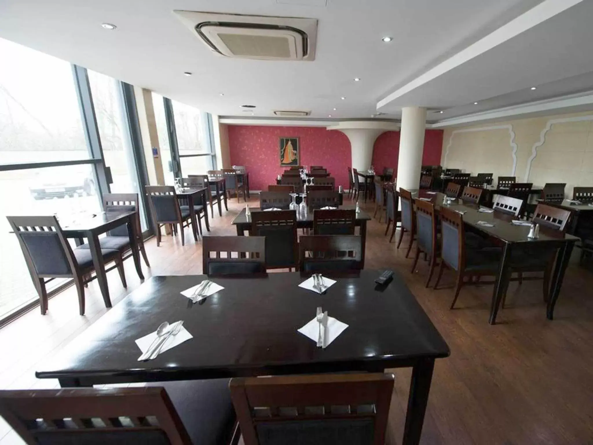 Restaurant/Places to Eat in Ramada Birmingham Oldbury M5 J2