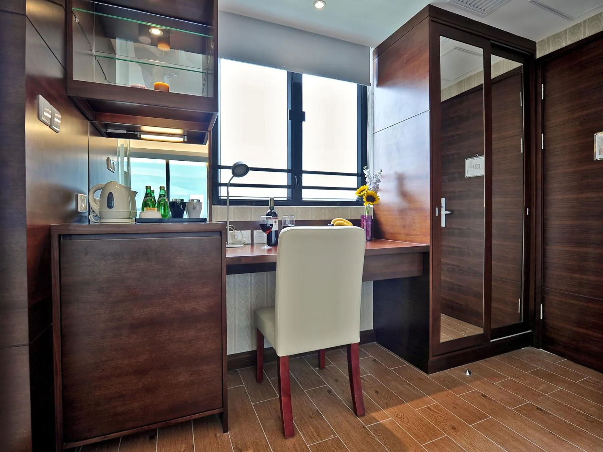 Coffee/tea facilities in The Bauhinia Hotel - Tsim Sha Tsui