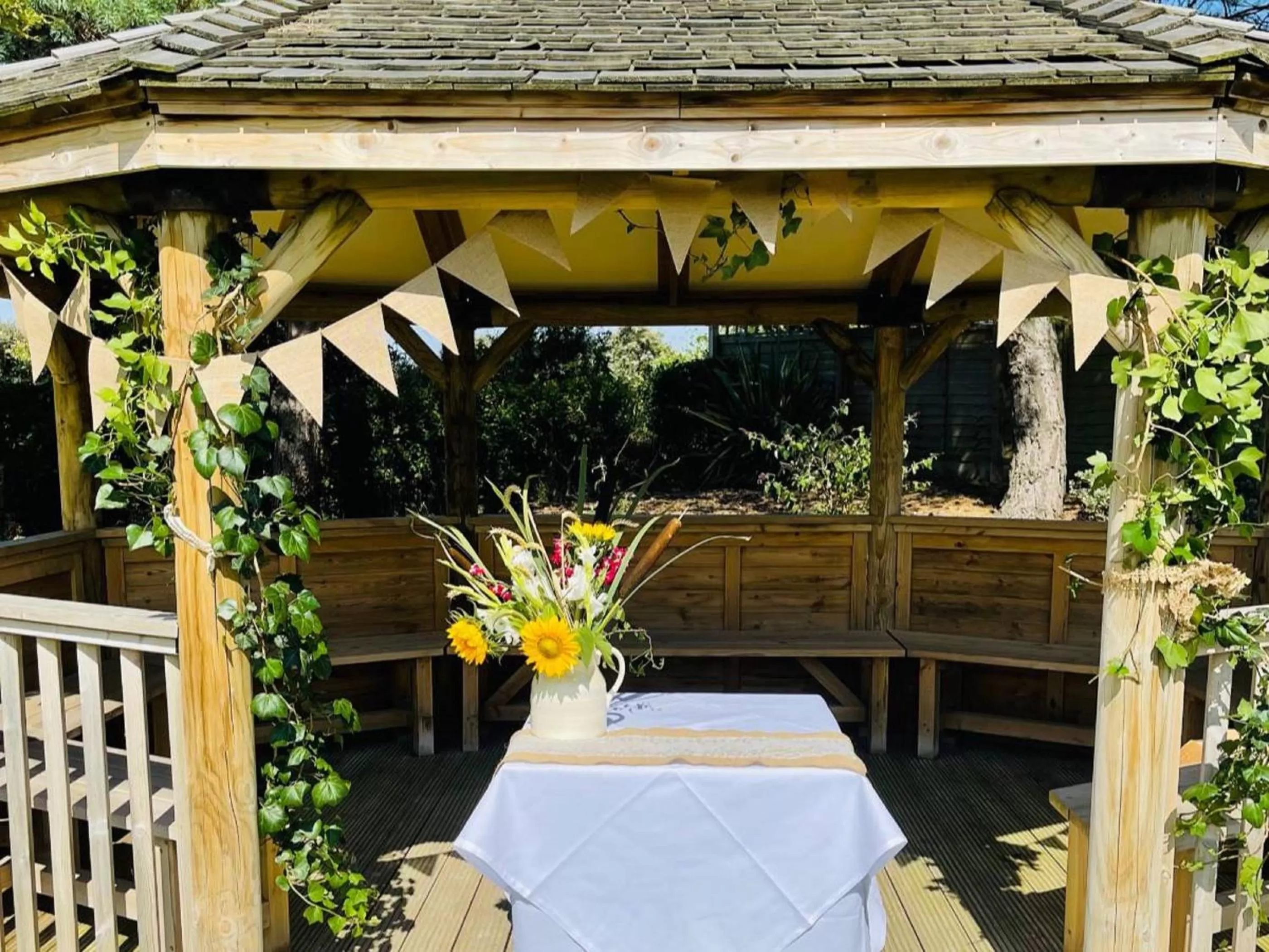 Balcony/Terrace in North Shore Hotel