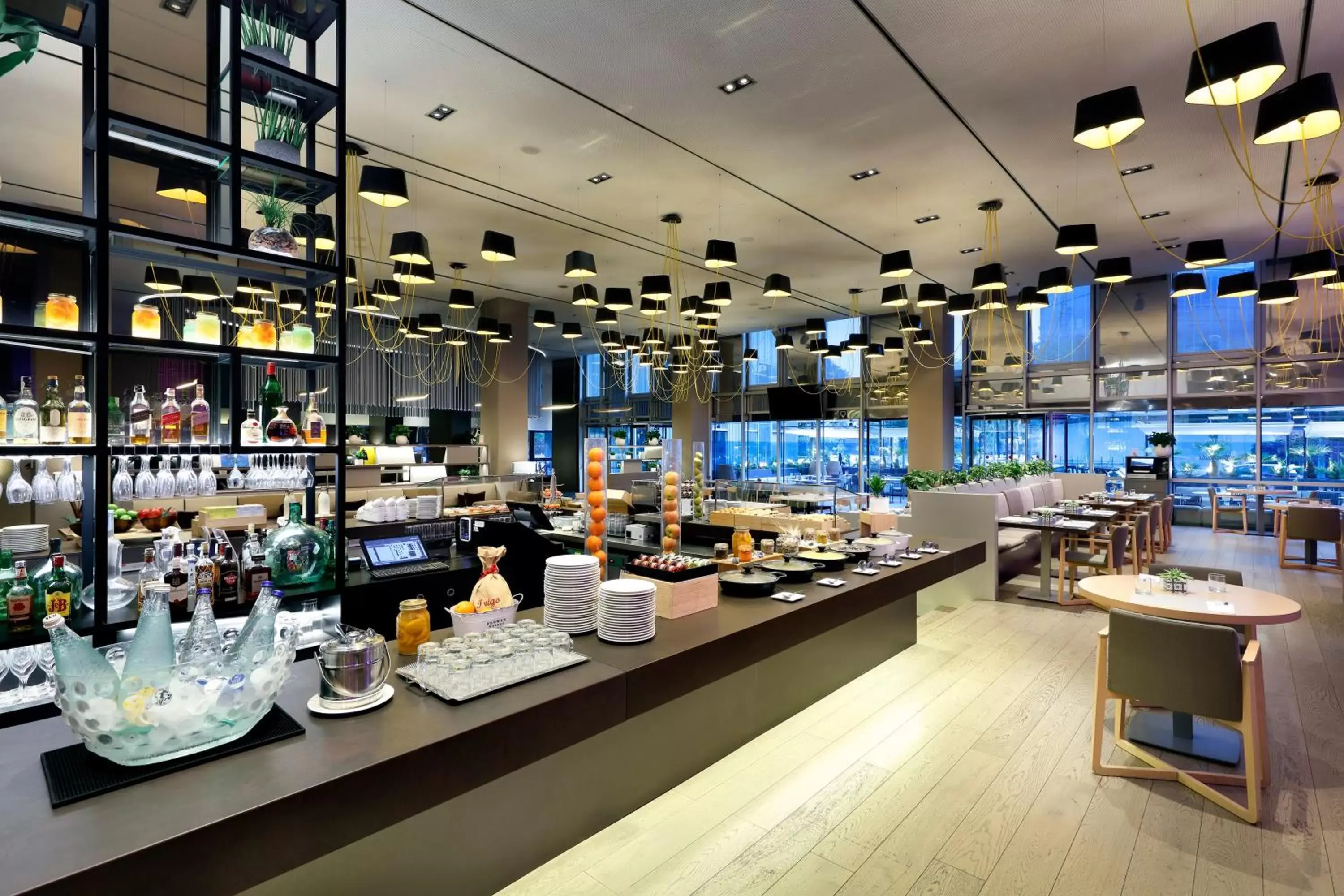 Restaurant/places to eat in Melia Barcelona Sky 4* Sup