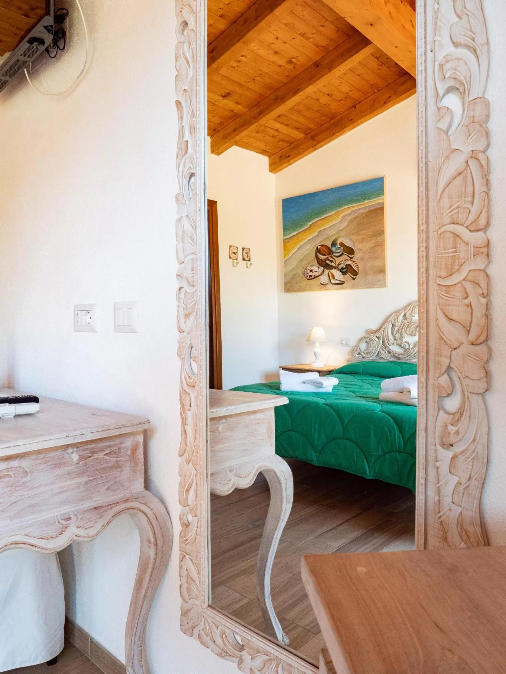 Decorative detail, Bed in QUADRIFOGLIO Affittacamere