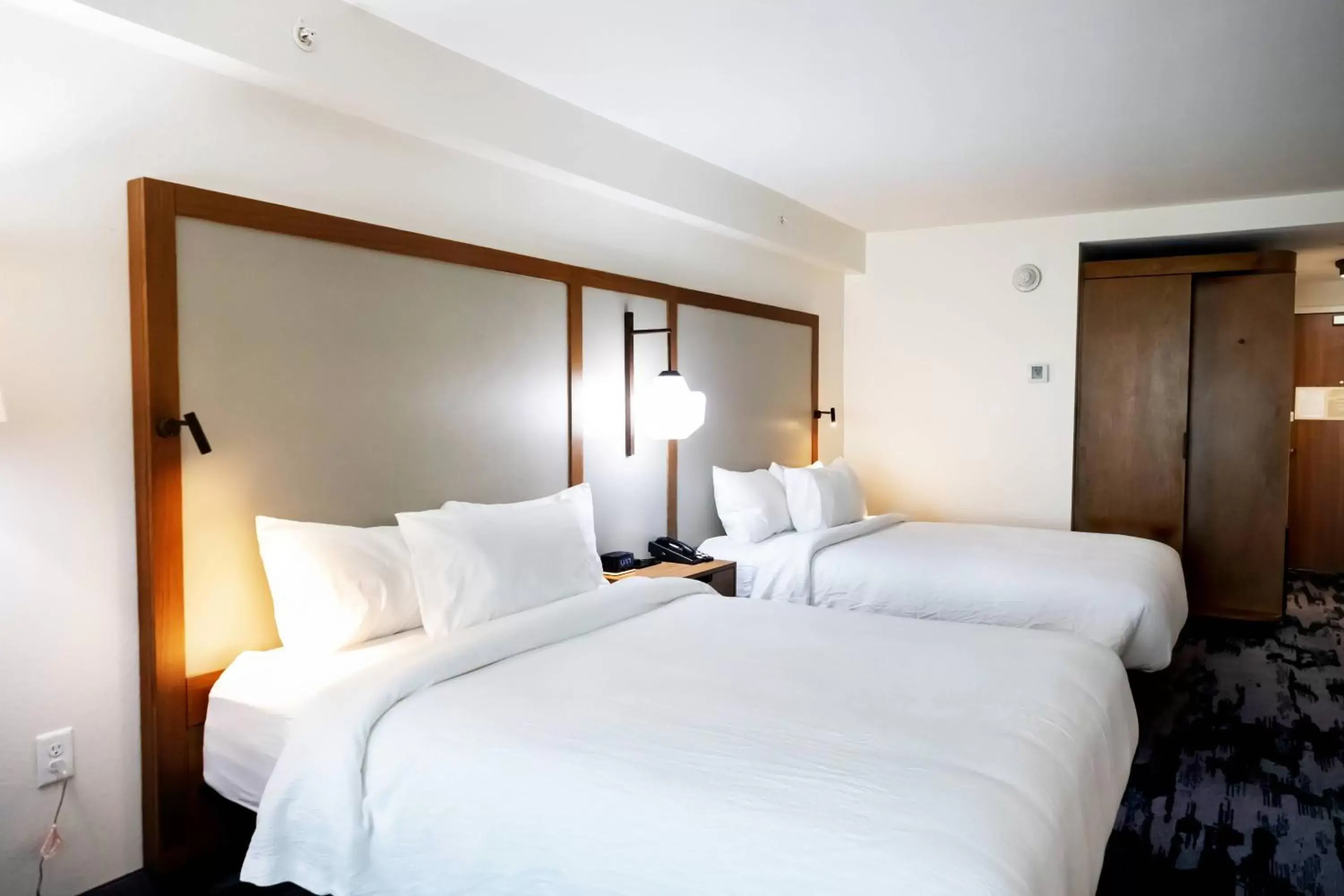 Photo of the whole room, Bed in Fairfield by Marriott Inn & Suites Louisville Airport