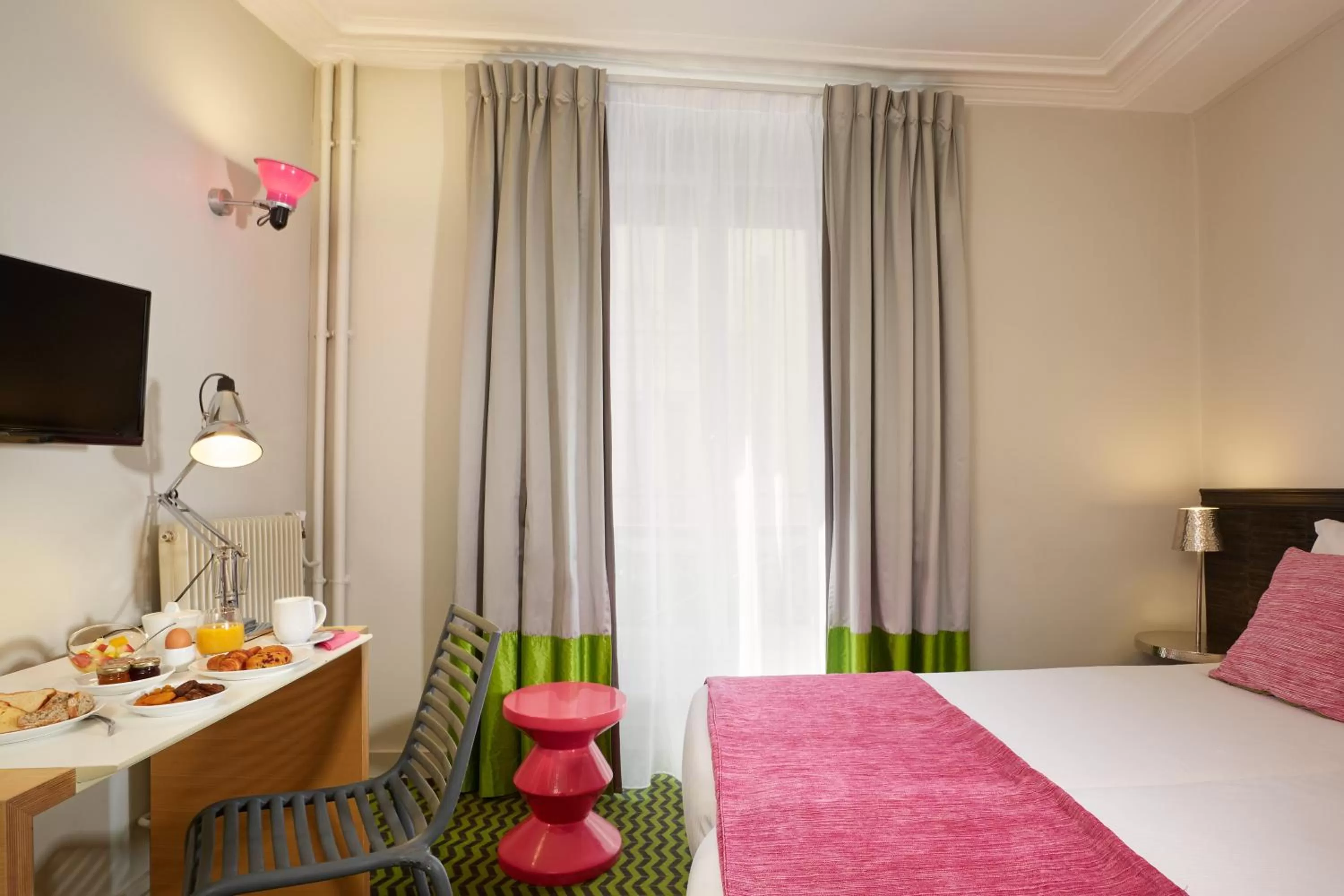 Bedroom, Bed in Hotel Antin Trinité