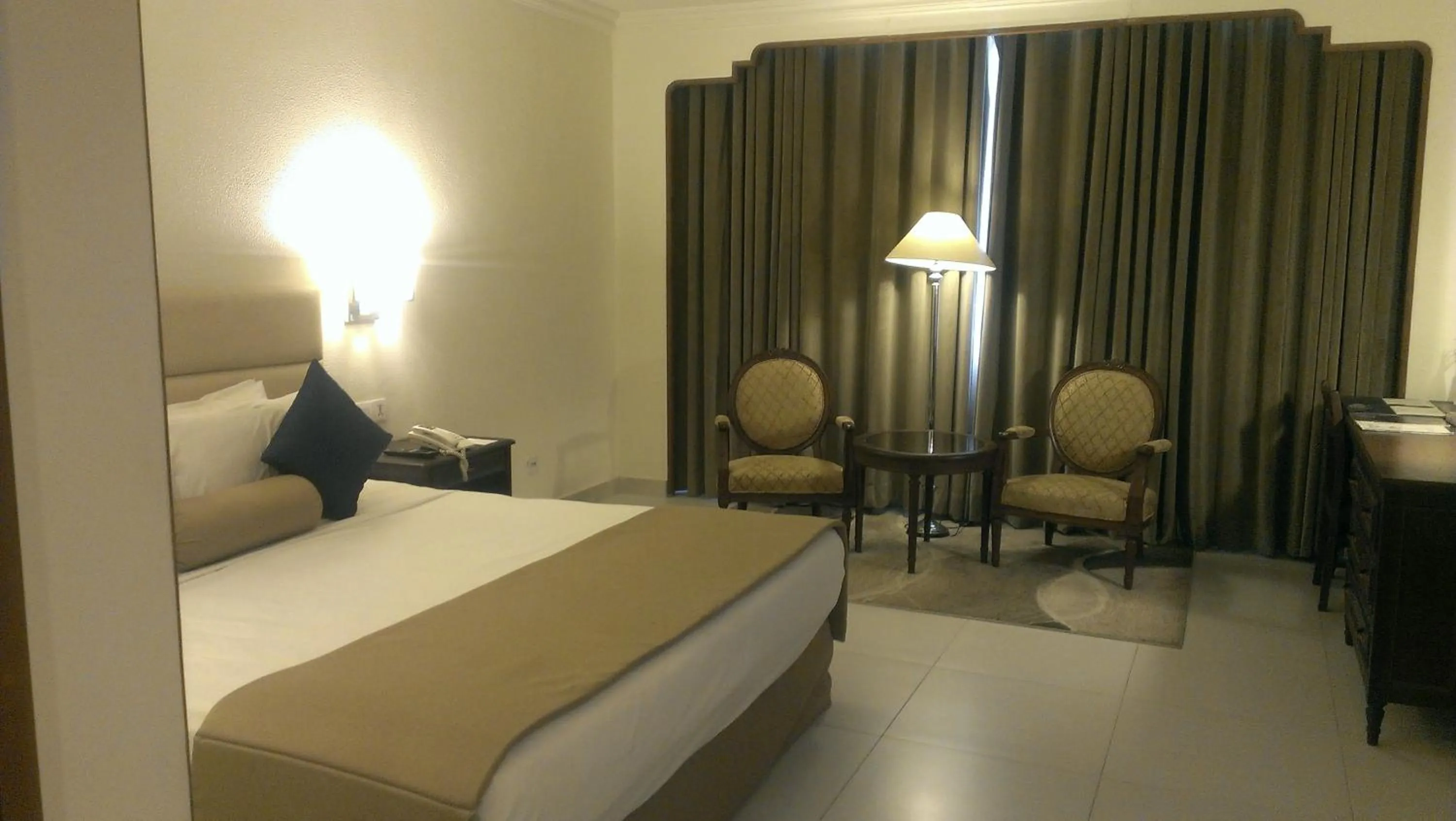 Regent Plaza Hotel & Convention Center