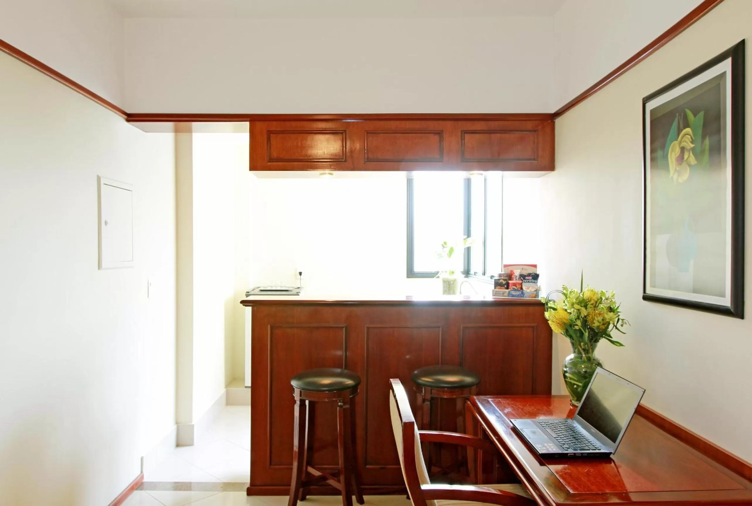 Seating area in Travel Inn Saint Charles