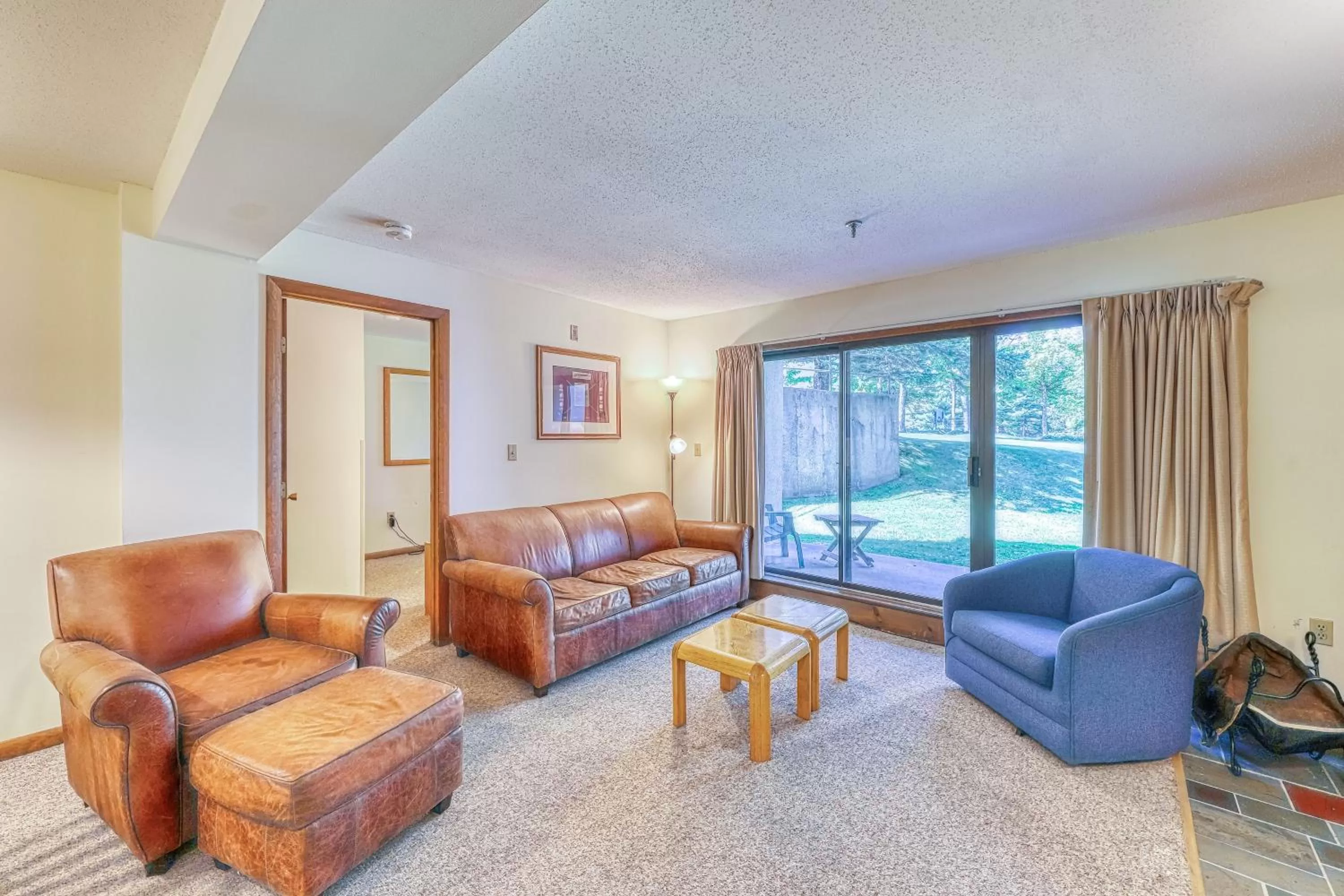 Seating Area in Mountain Green, Unit 3B16