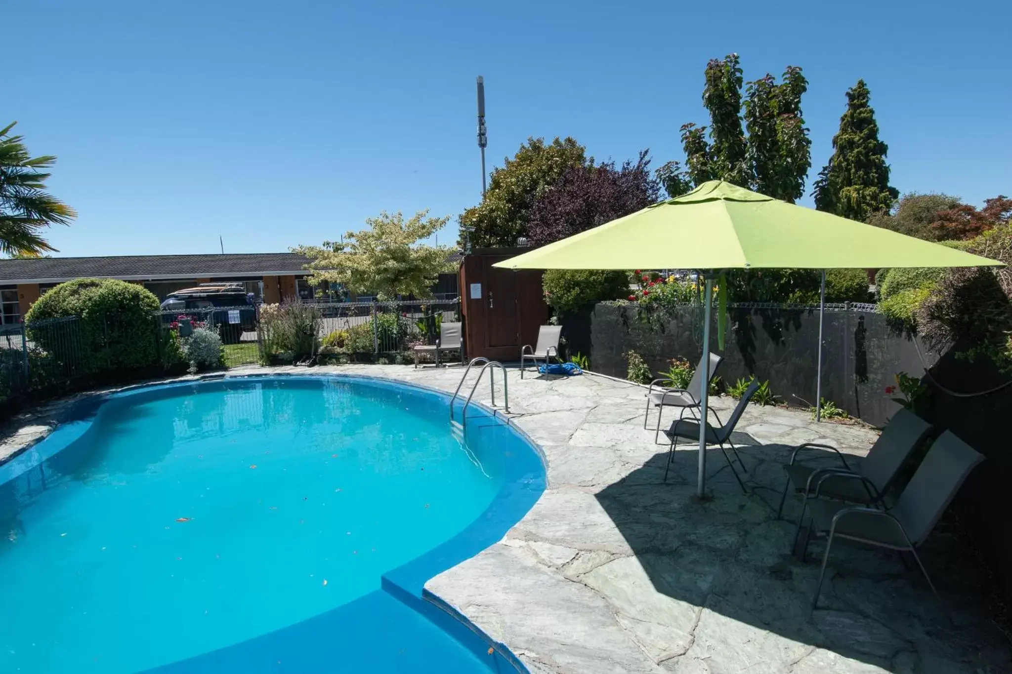 Swimming Pool in Middle Park Motel