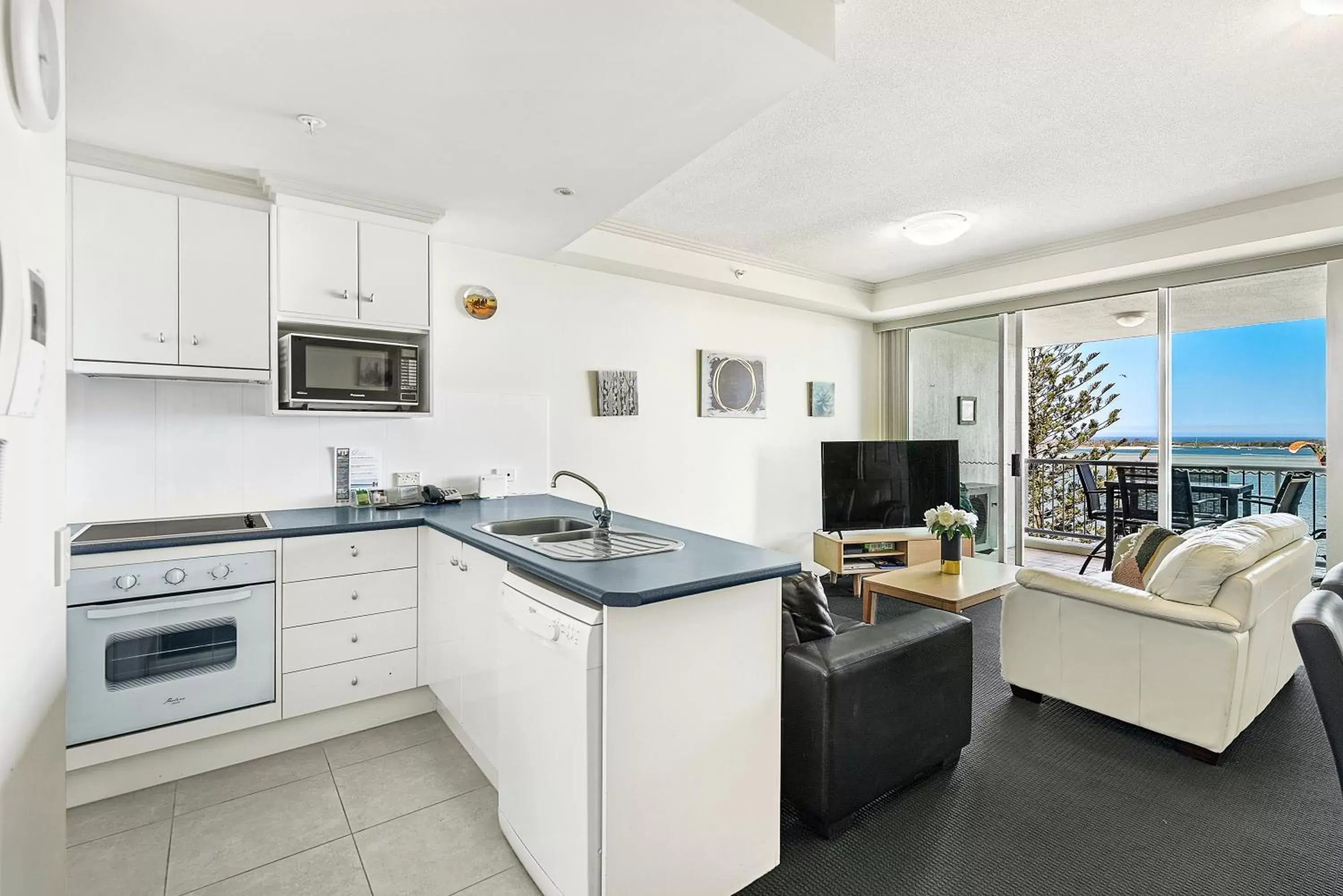 Kitchen or kitchenette, Kitchen/Kitchenette in Crystal Bay On The Broadwater