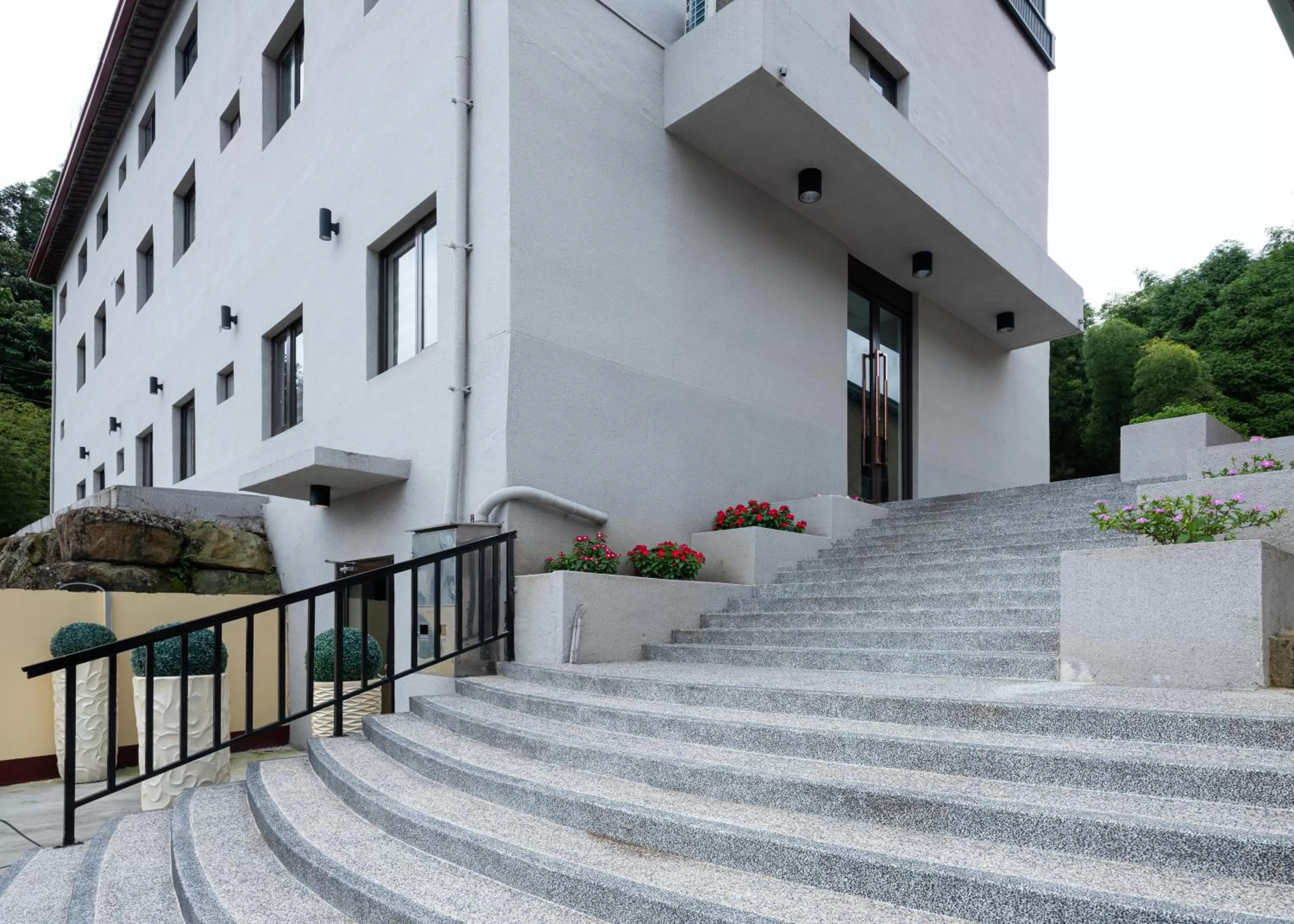 Property building in 名竹旅社 Minzu Hotel