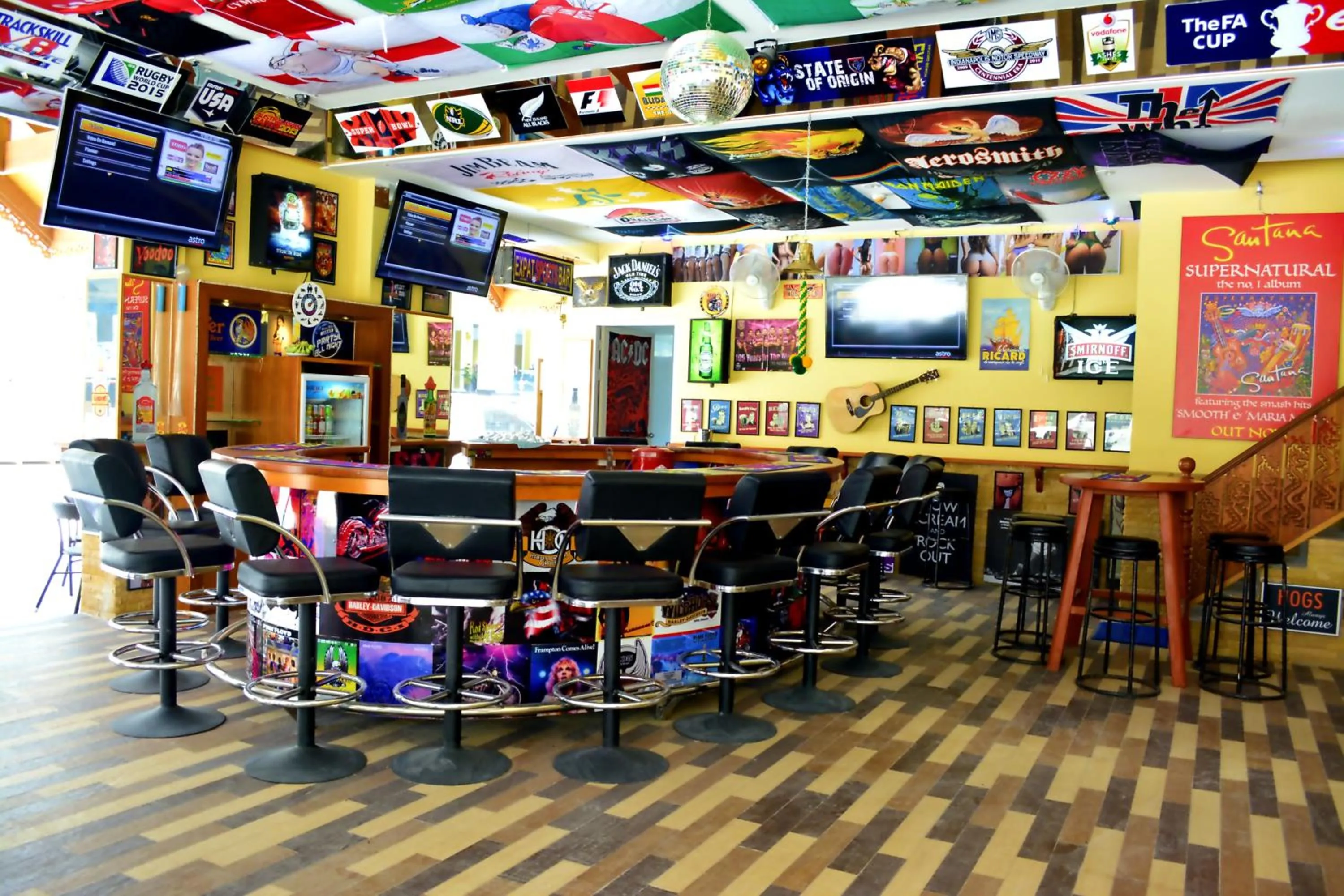 Lounge or bar in The Patong Center Hotel