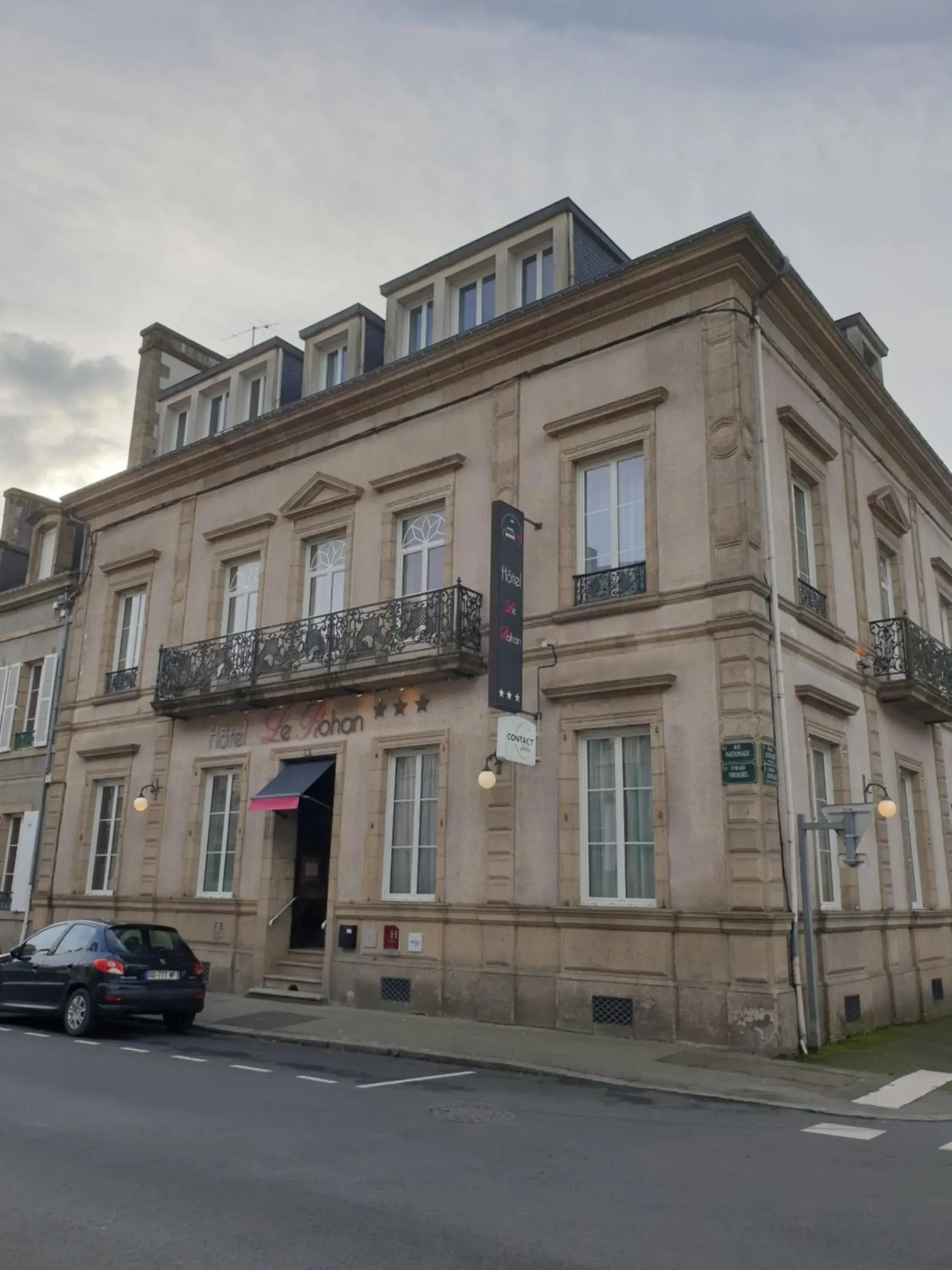 Property Building in Hôtel Le Rohan