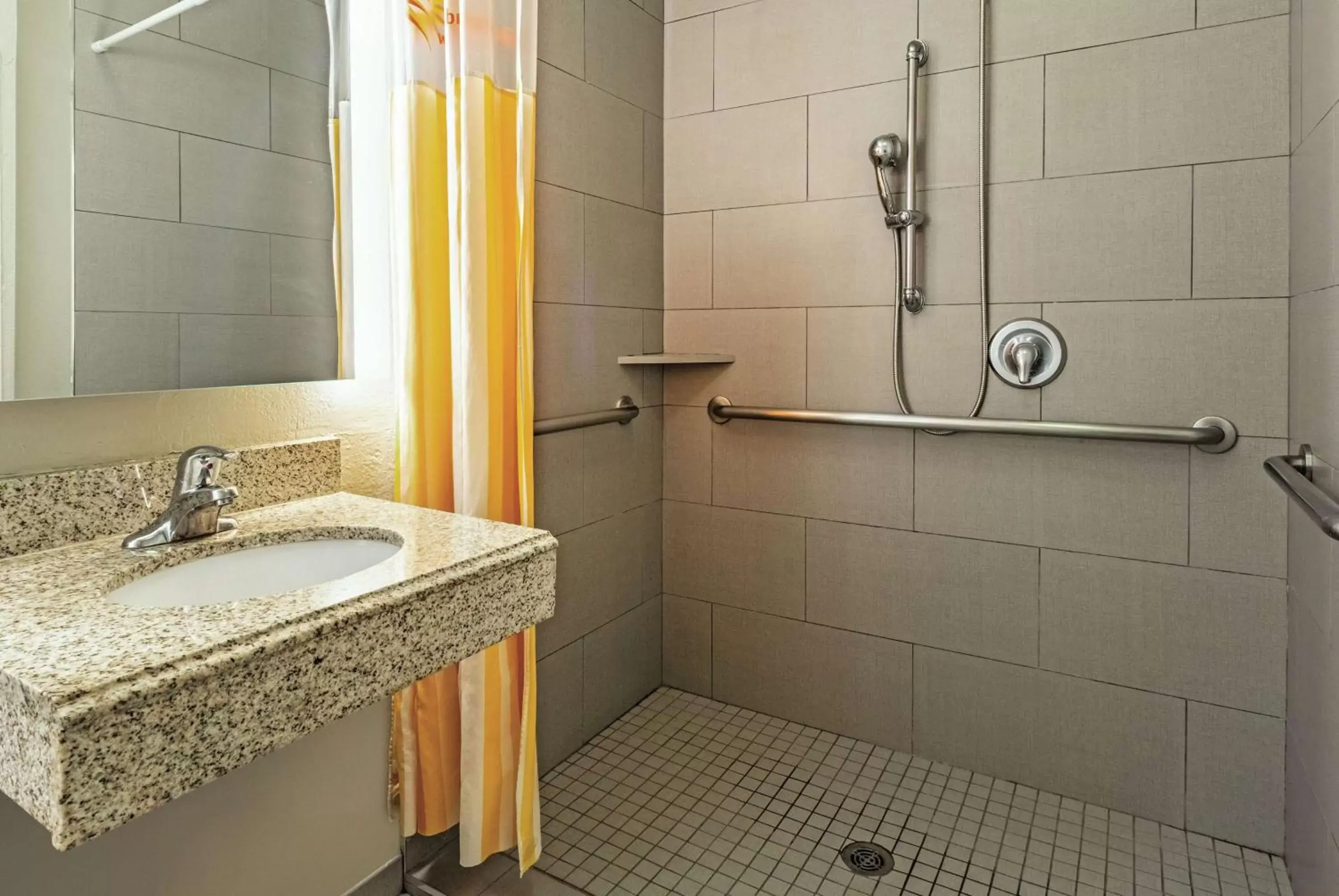 Bathroom in La Quinta by Wyndham Phoenix I-10 West