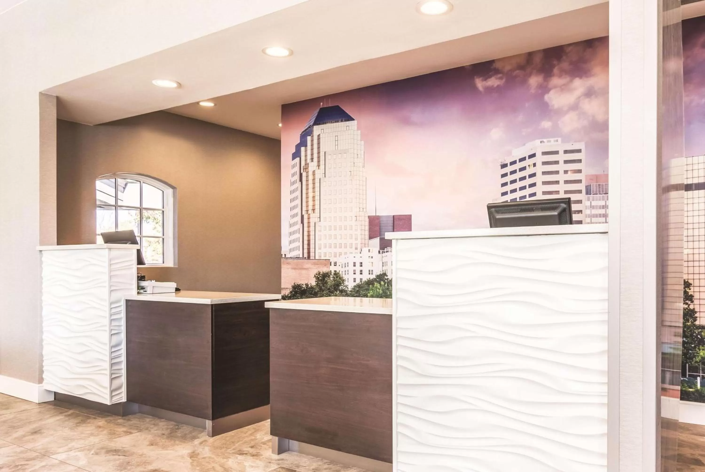 Lobby or reception in La Quinta by Wyndham Shreveport Airport