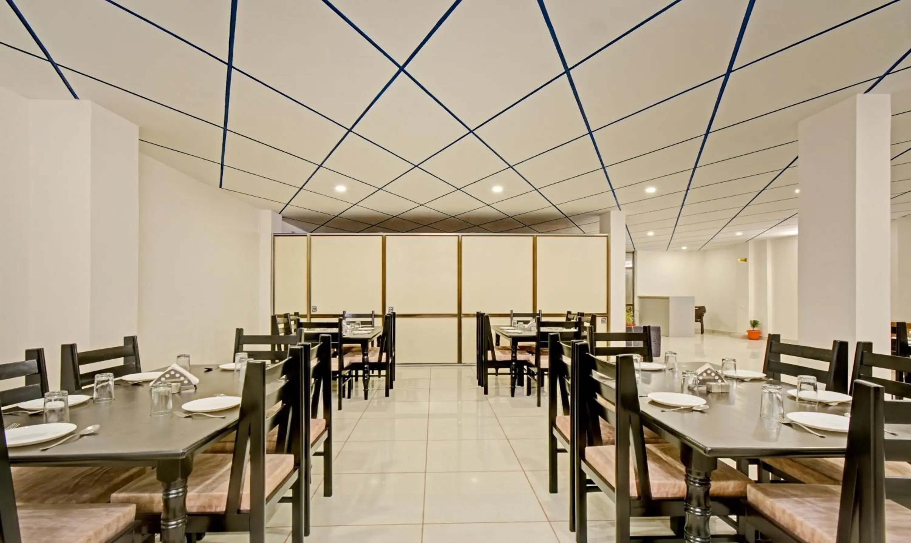 Restaurant/places to eat in Treebo Paras Raj Near City Palace Restaurant/places to eat in Treebo Paras Raj Near City Palace