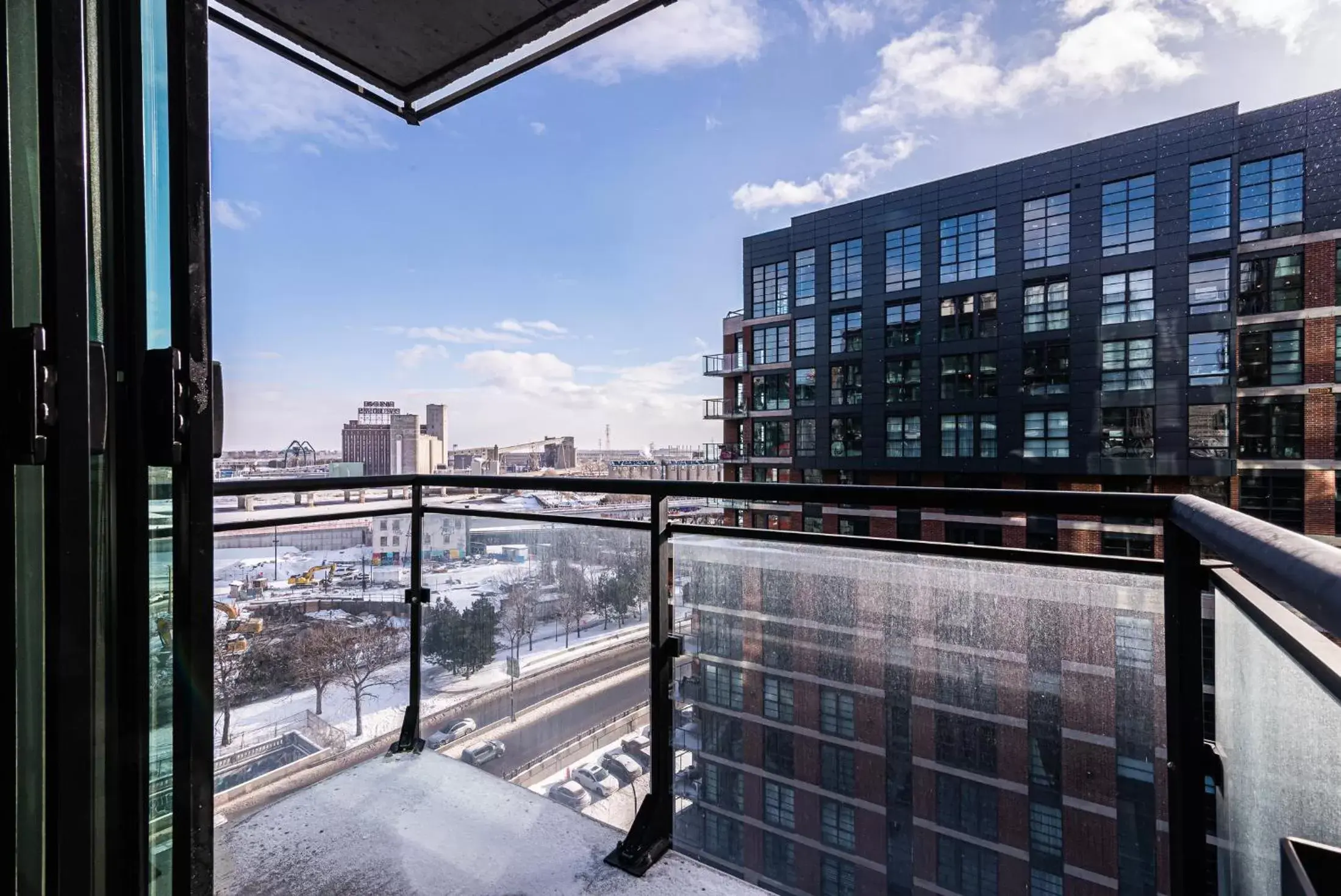 Balcony/Terrace in WRFY Griffintown Apartment