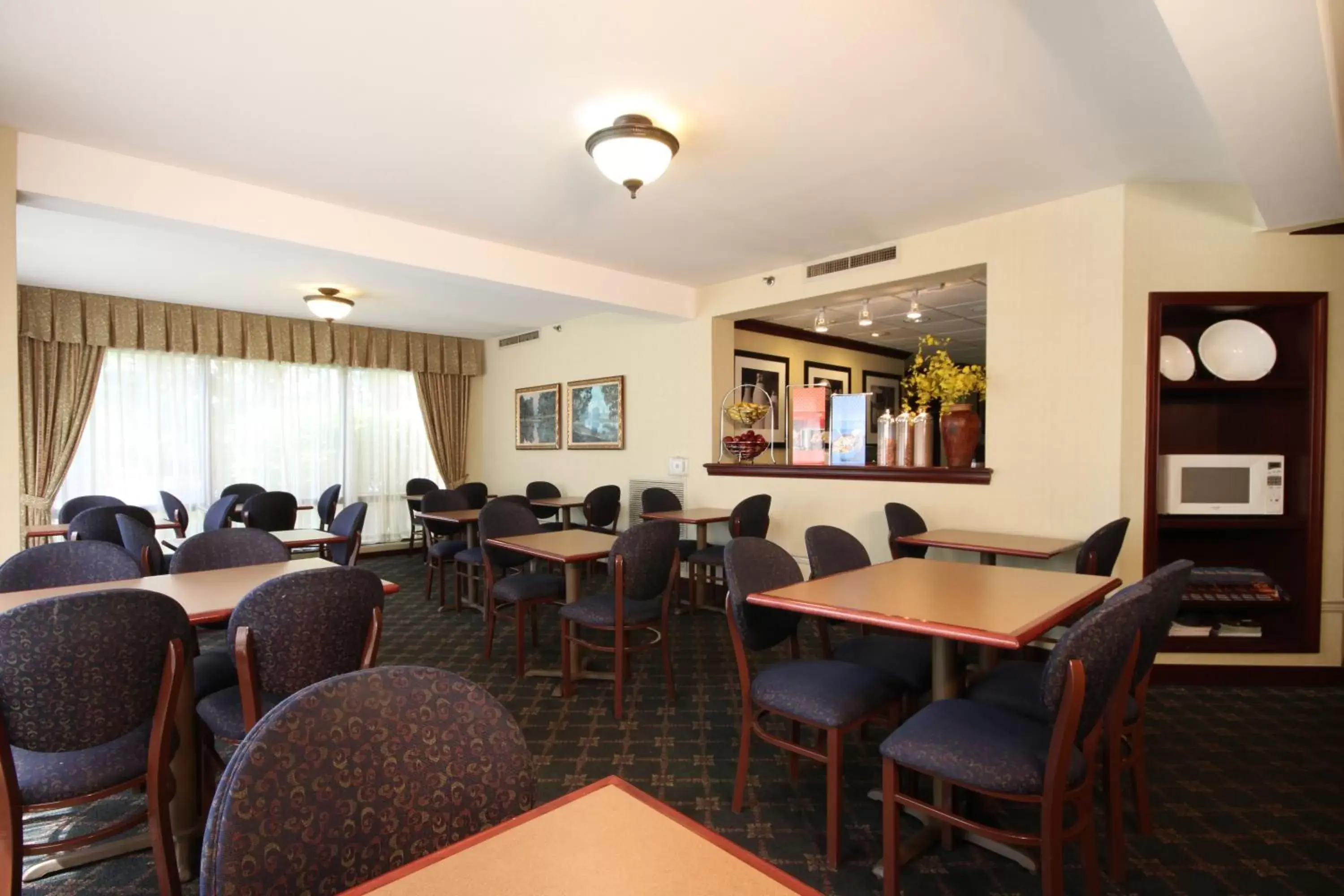 Food and drinks, Restaurant/Places to Eat in SureStay Hotel by Best Western Secaucus Meadowlands
