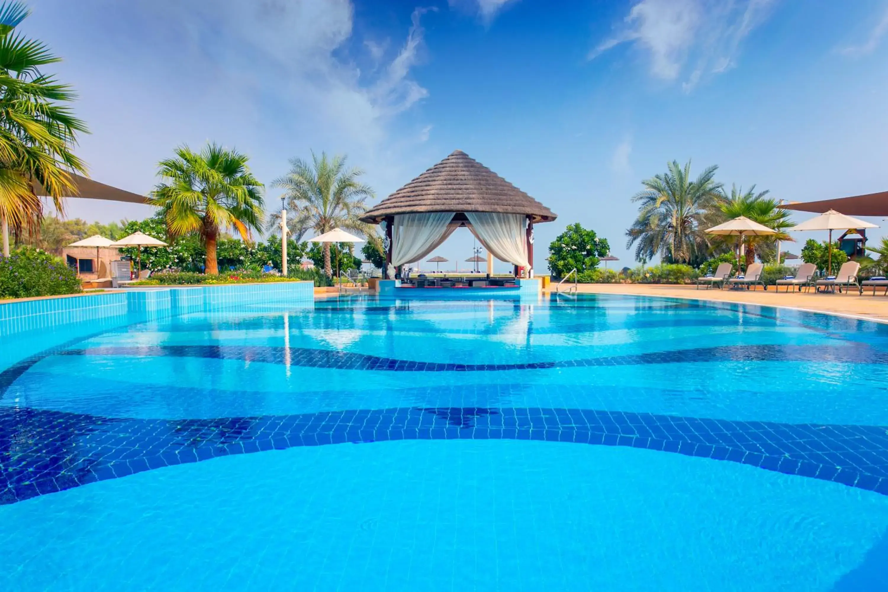 Swimming pool in Danat Jebel Dhanna Resort Swimming pool in Danat Jebel Dhanna Resort