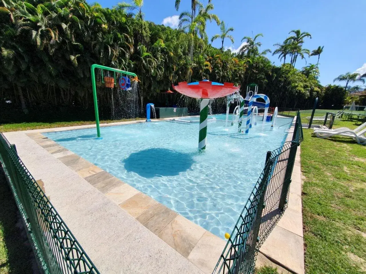 Swimming Pool in Hotel Portobello Resort & Safari