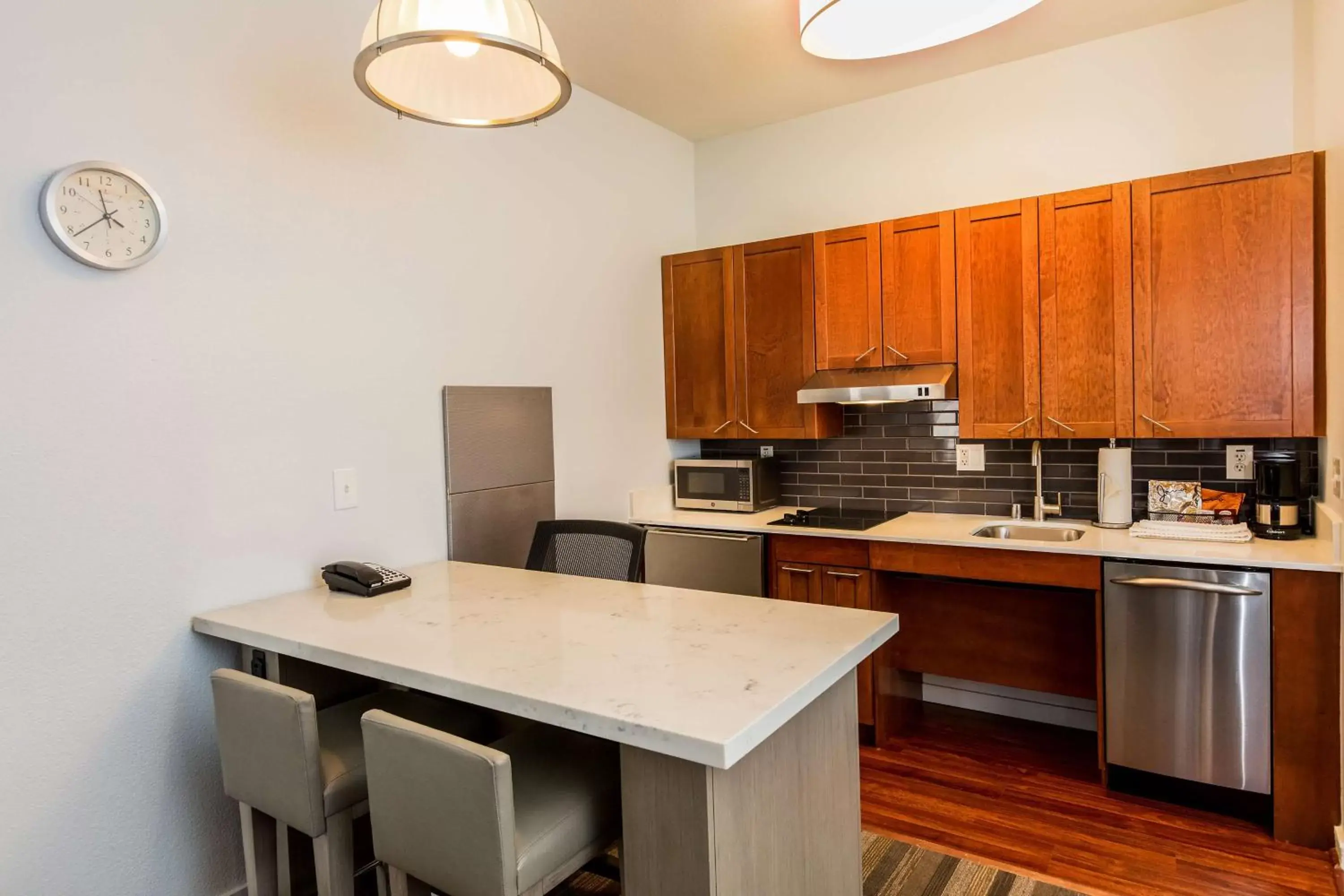 Photo of the whole room, Kitchen/Kitchenette in Hyatt House San Ramon