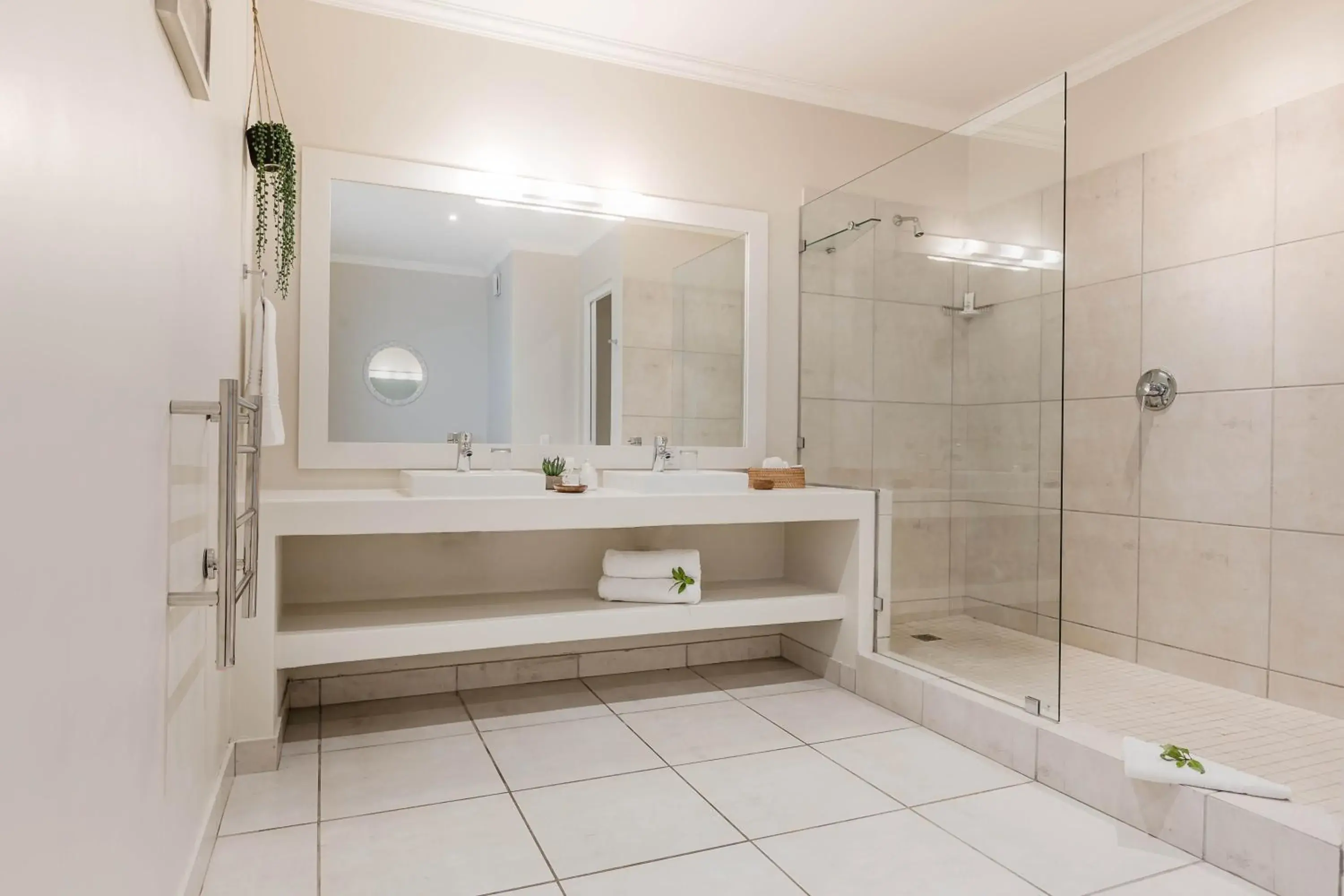 Shower, Bathroom in Robberg Beach Lodge - Lion Roars Hotels & Lodges