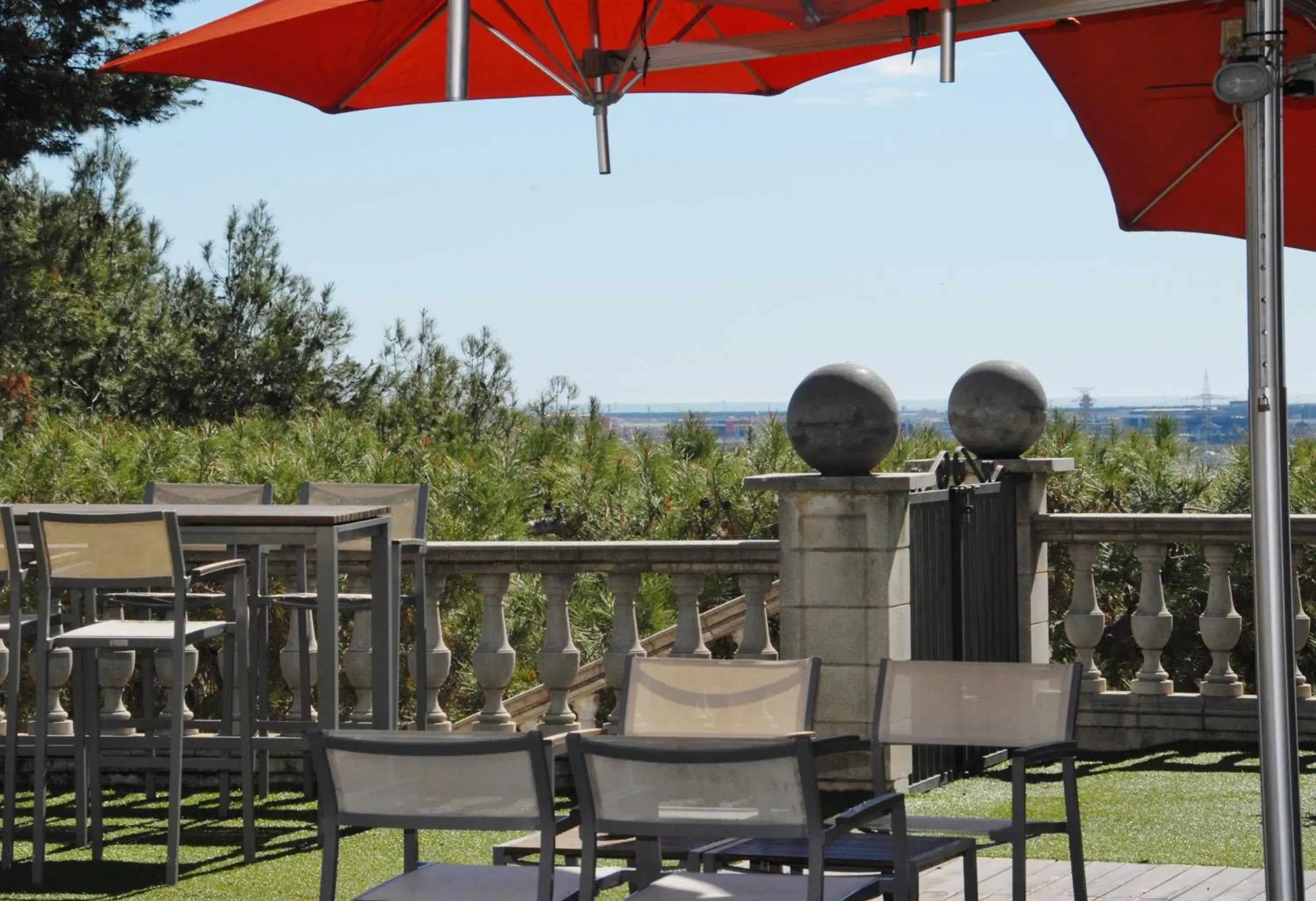 Facade/entrance in Hotel El Castell Facade/entrance in Hotel El Castell