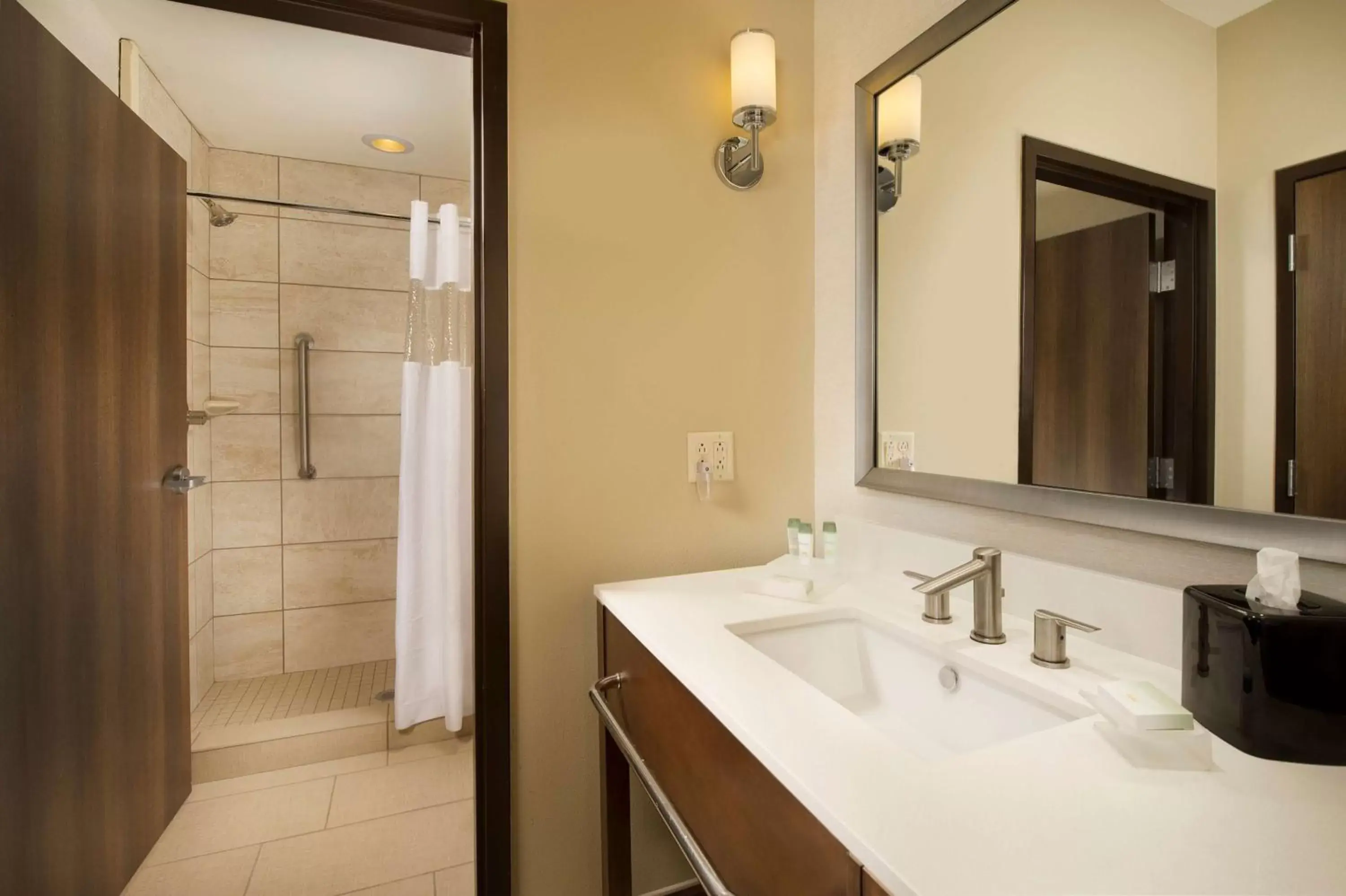 Bathroom in Homewood Suites by Hilton Midland