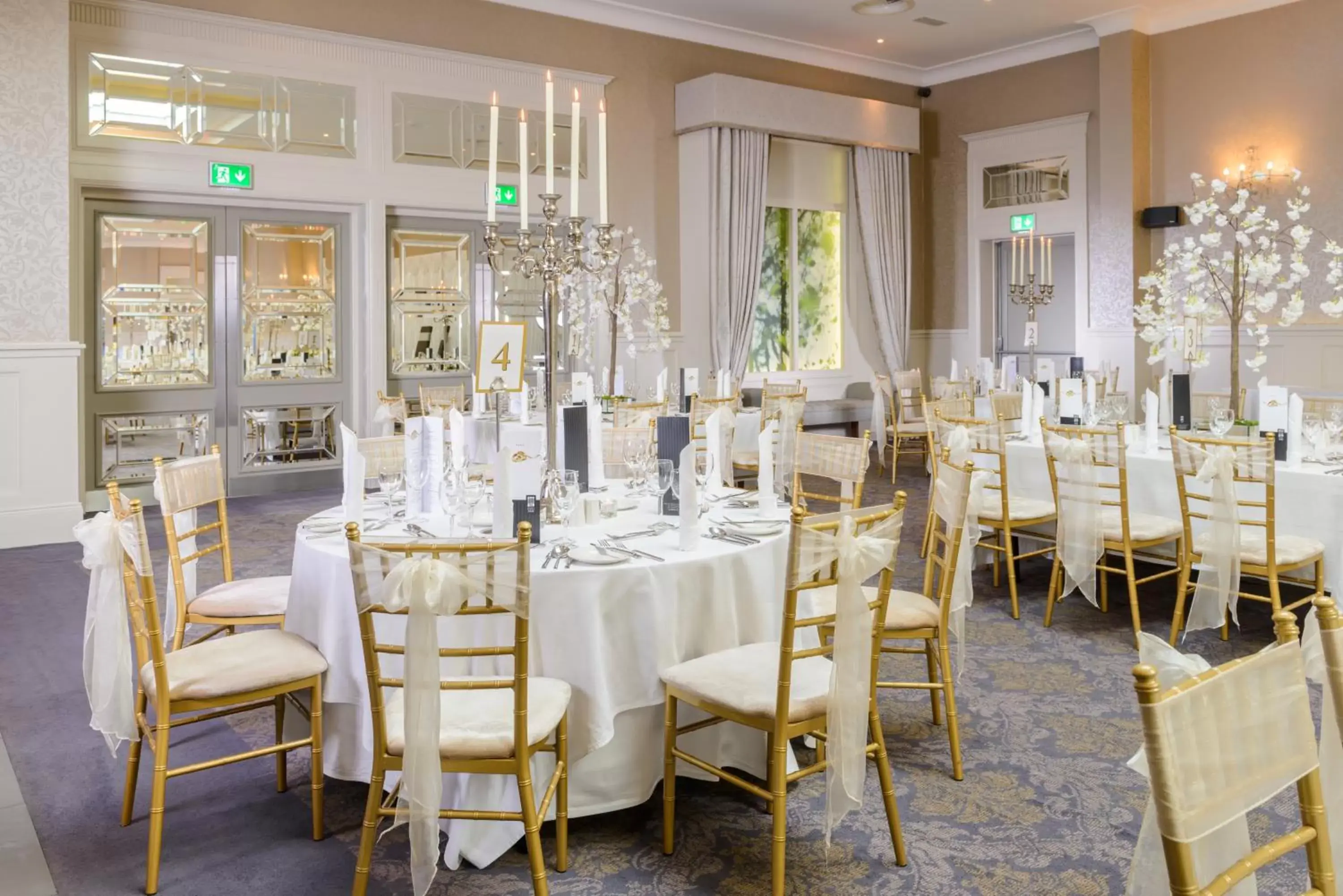 Banquet/Function facilities, Restaurant/Places to Eat in Killarney Oaks Hotel