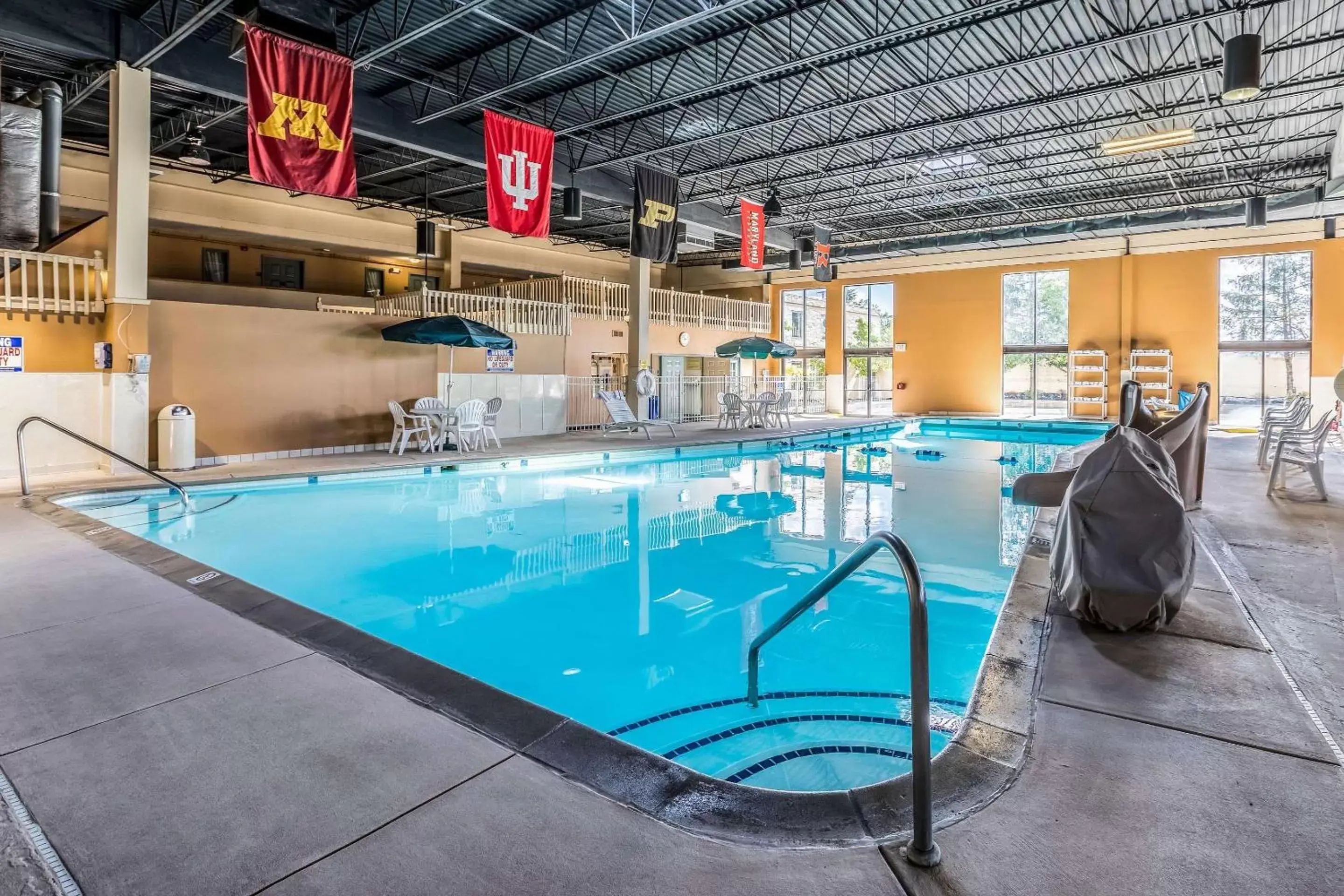 On site, Swimming Pool in Quality Inn University Lansing