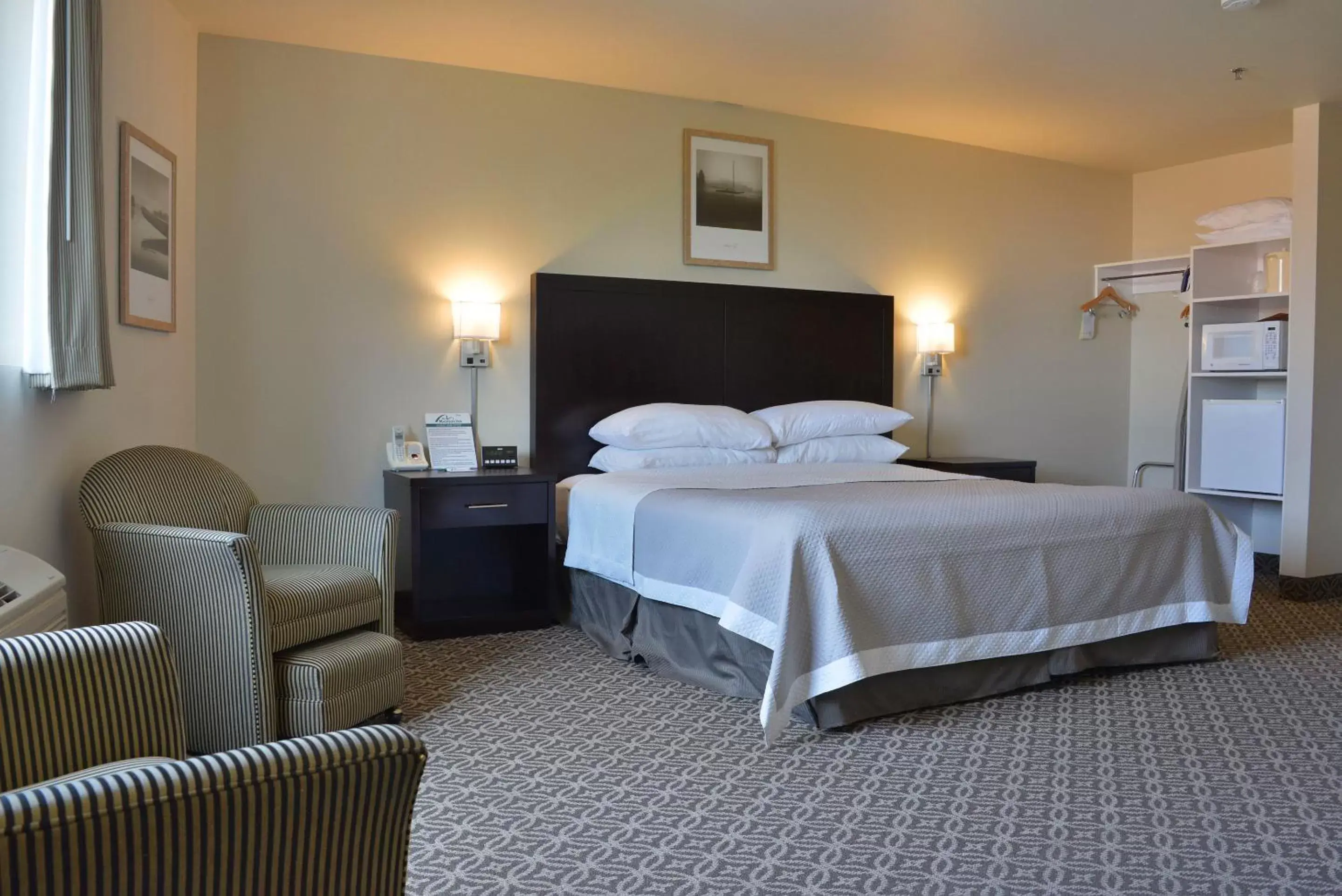 Photo of the whole room, Bed in The Madison Inn by Riversage