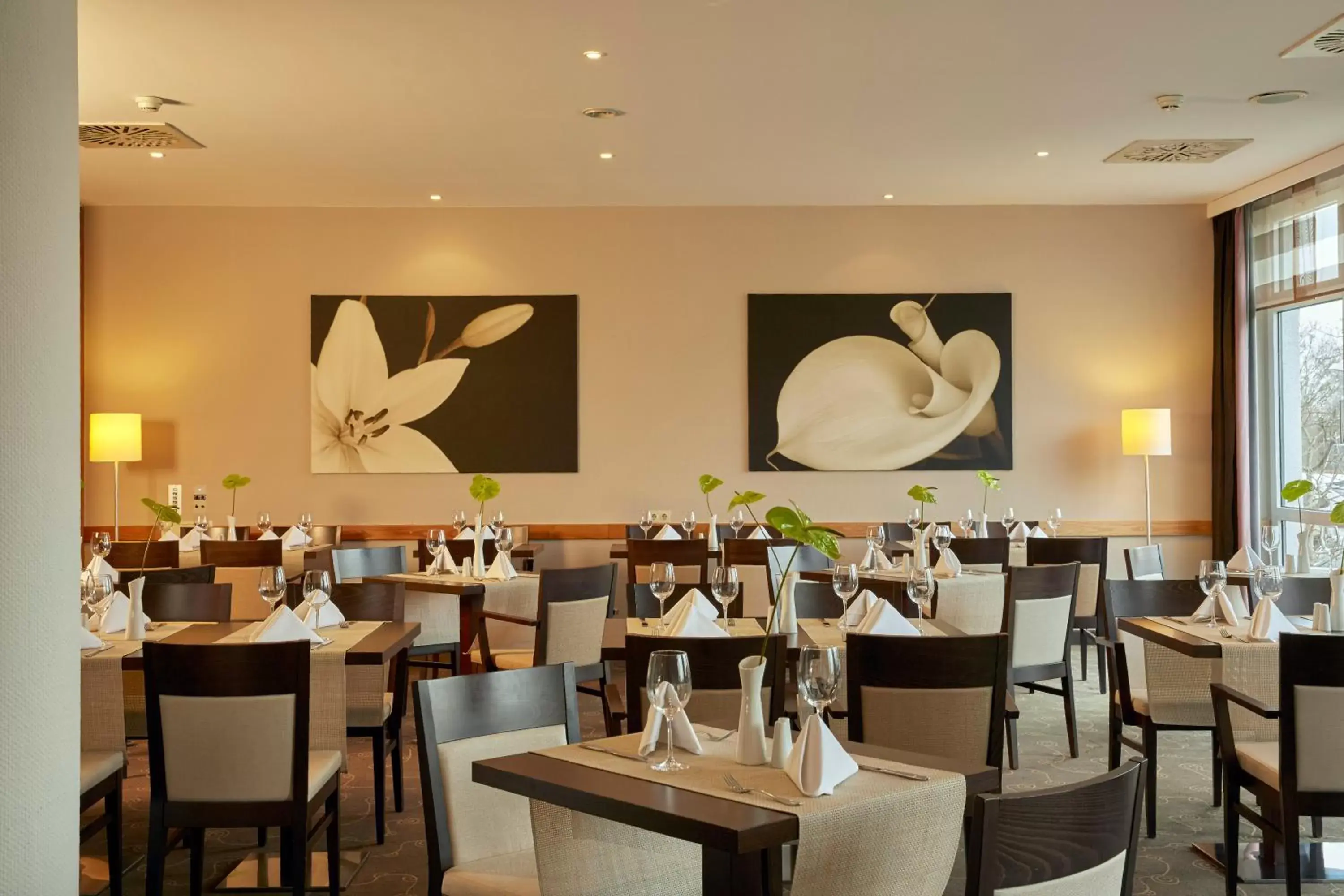 Restaurant/places to eat in H+ Hotel Leipzig-Halle Restaurant/places to eat in H+ Hotel Leipzig-Halle