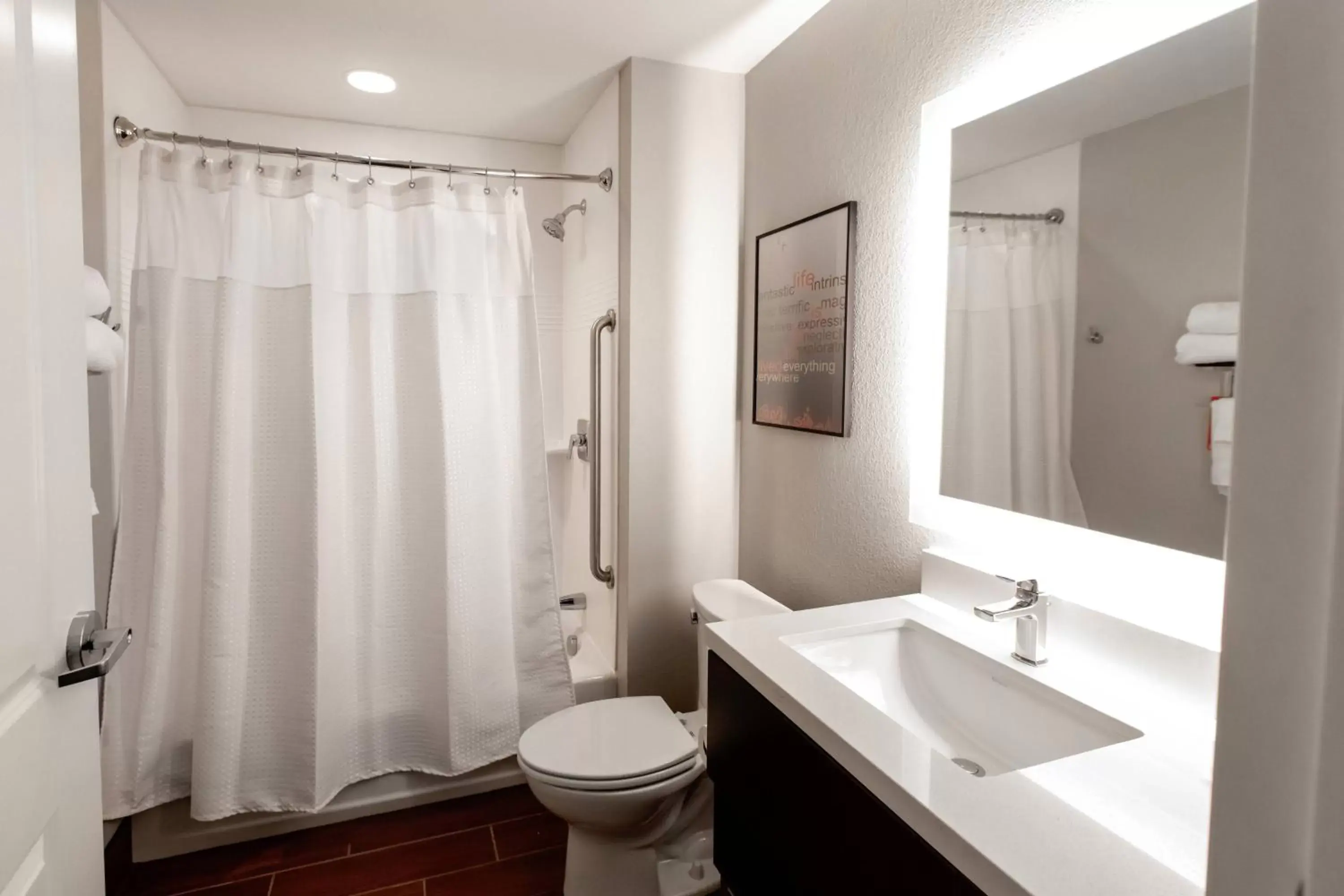 Bathroom in TownePlace Suites by Marriott Louisville Airport