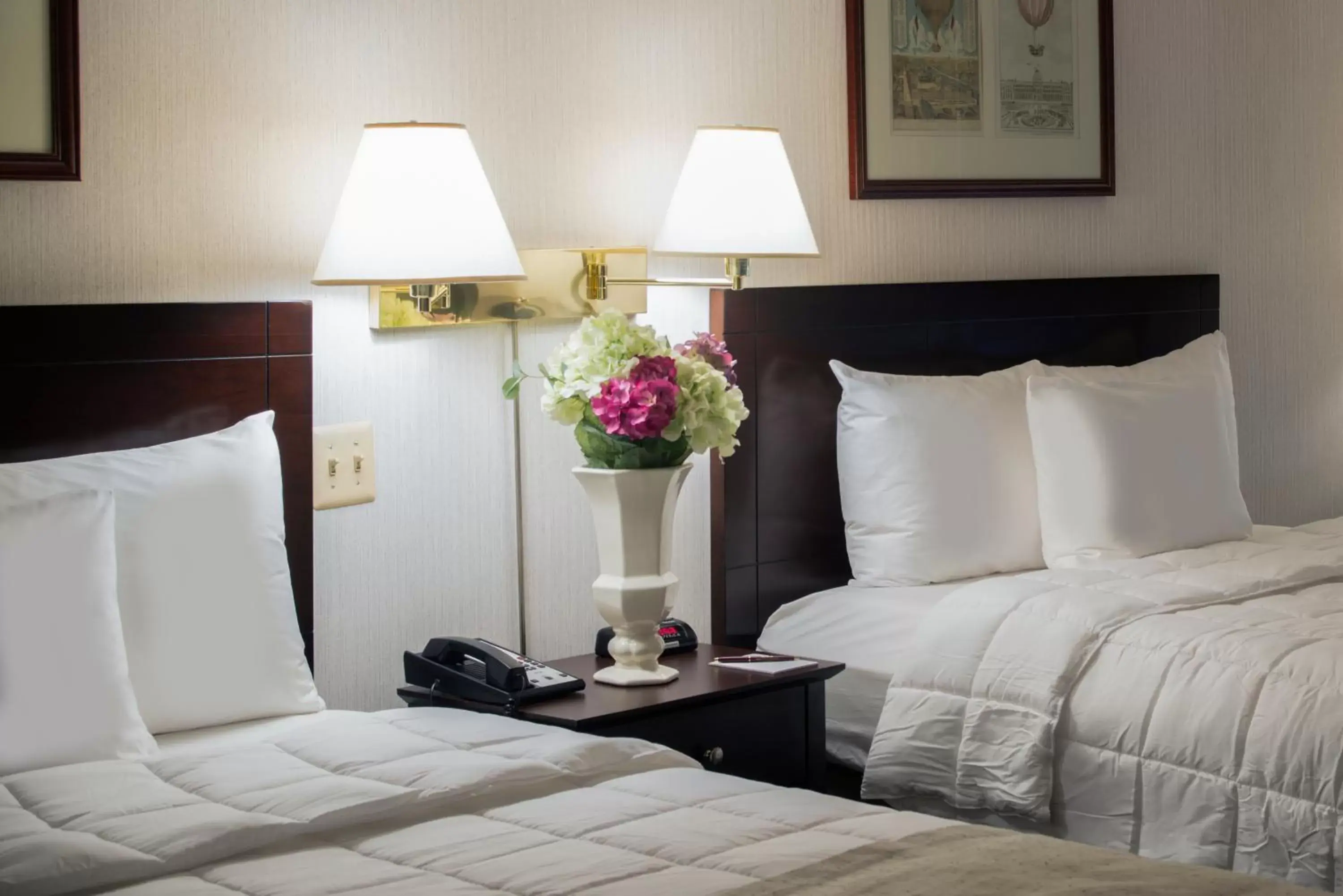 Bed in Meadowlands Plaza Hotel Bed in Meadowlands Plaza Hotel