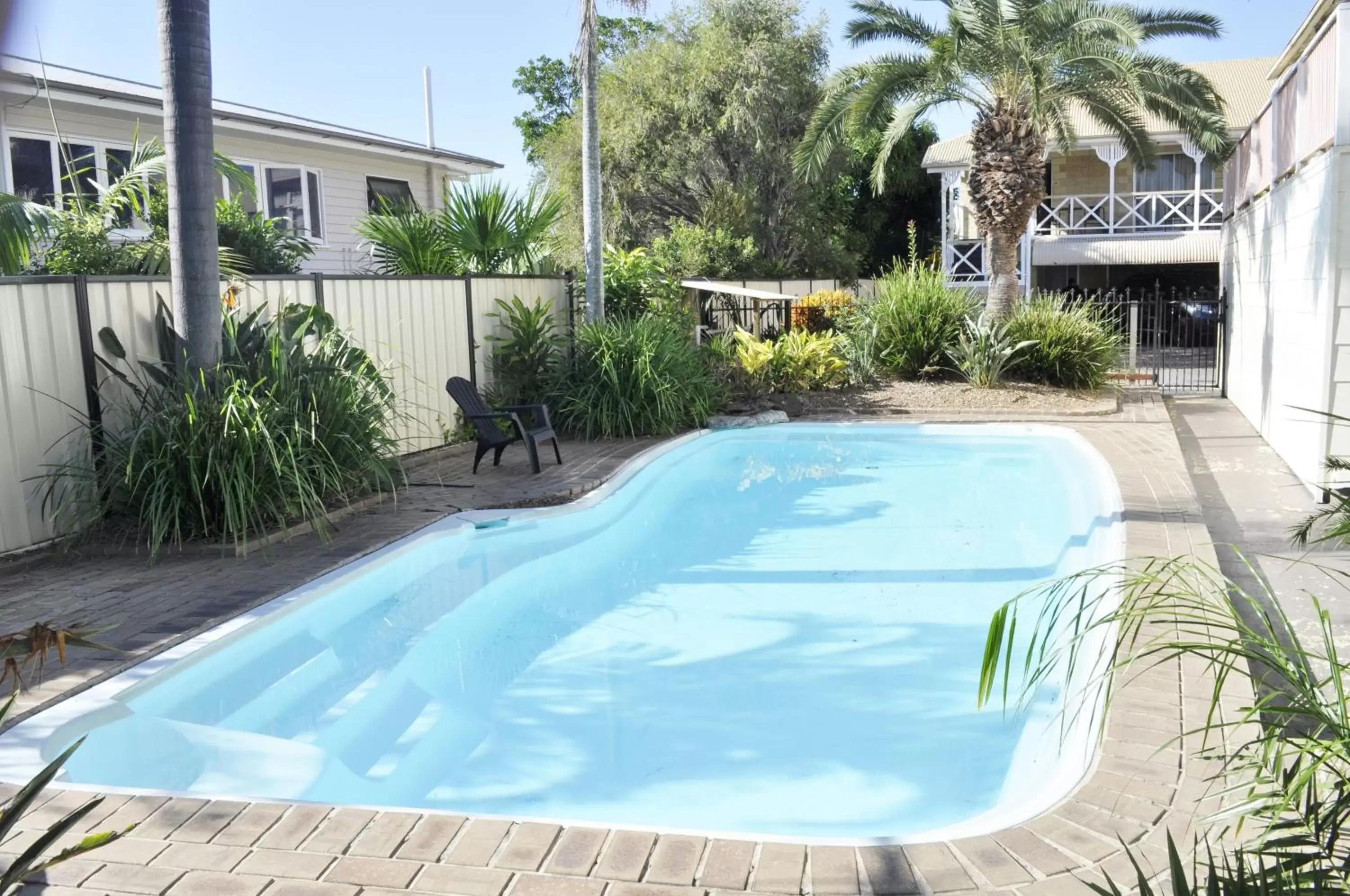 Swimming Pool in Alexandra Park Motor Inn