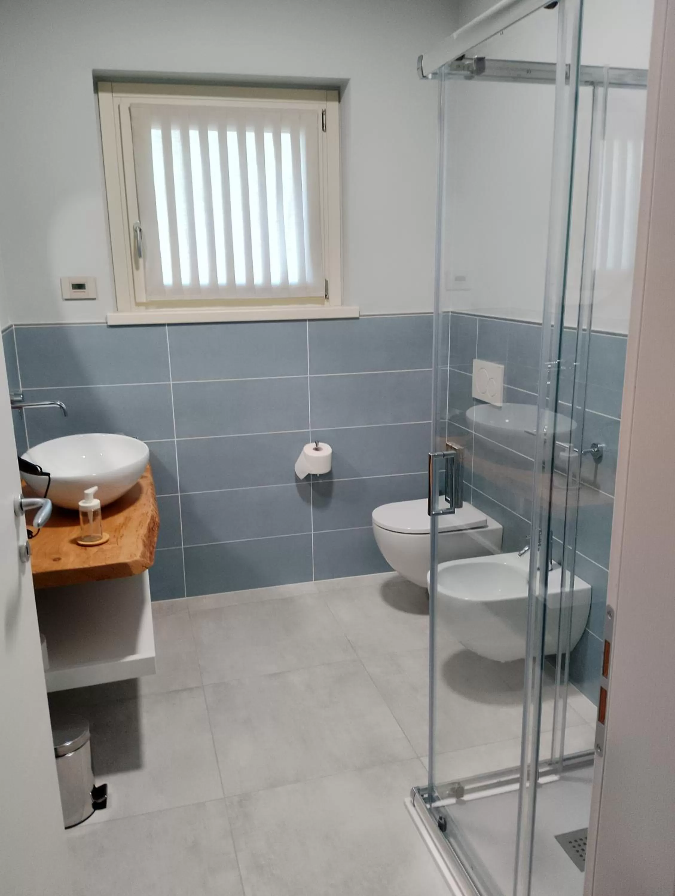 Bathroom in B&B LA VALLUNA