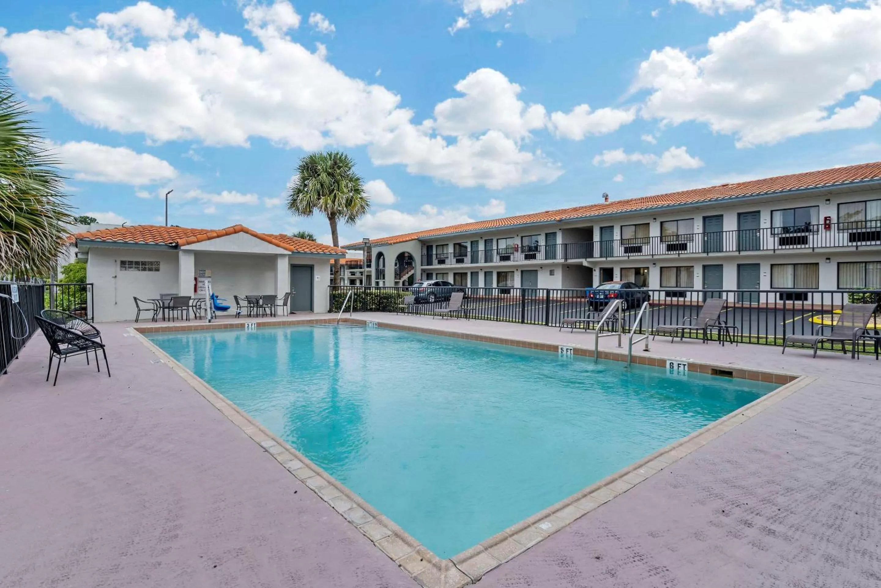 Property building in Quality Inn & Suites Orlando East - UCF Area