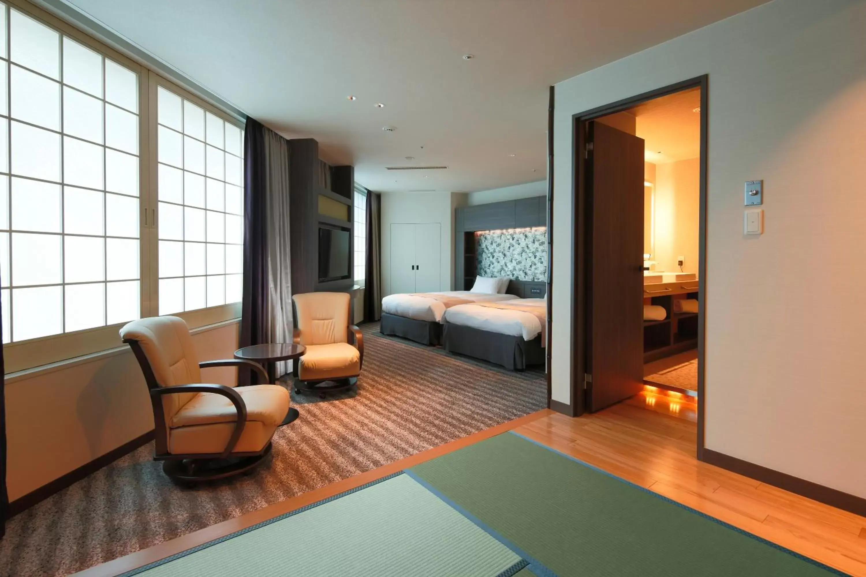 Photo of the whole room, Room Photo in Kyoto Tower Hotel