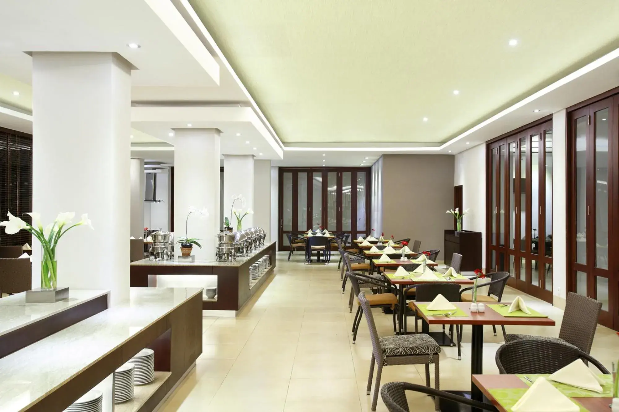 Restaurant/places to eat in Hotel Surya Yudha Purwokerto Restaurant/places to eat in Hotel Surya Yudha Purwokerto