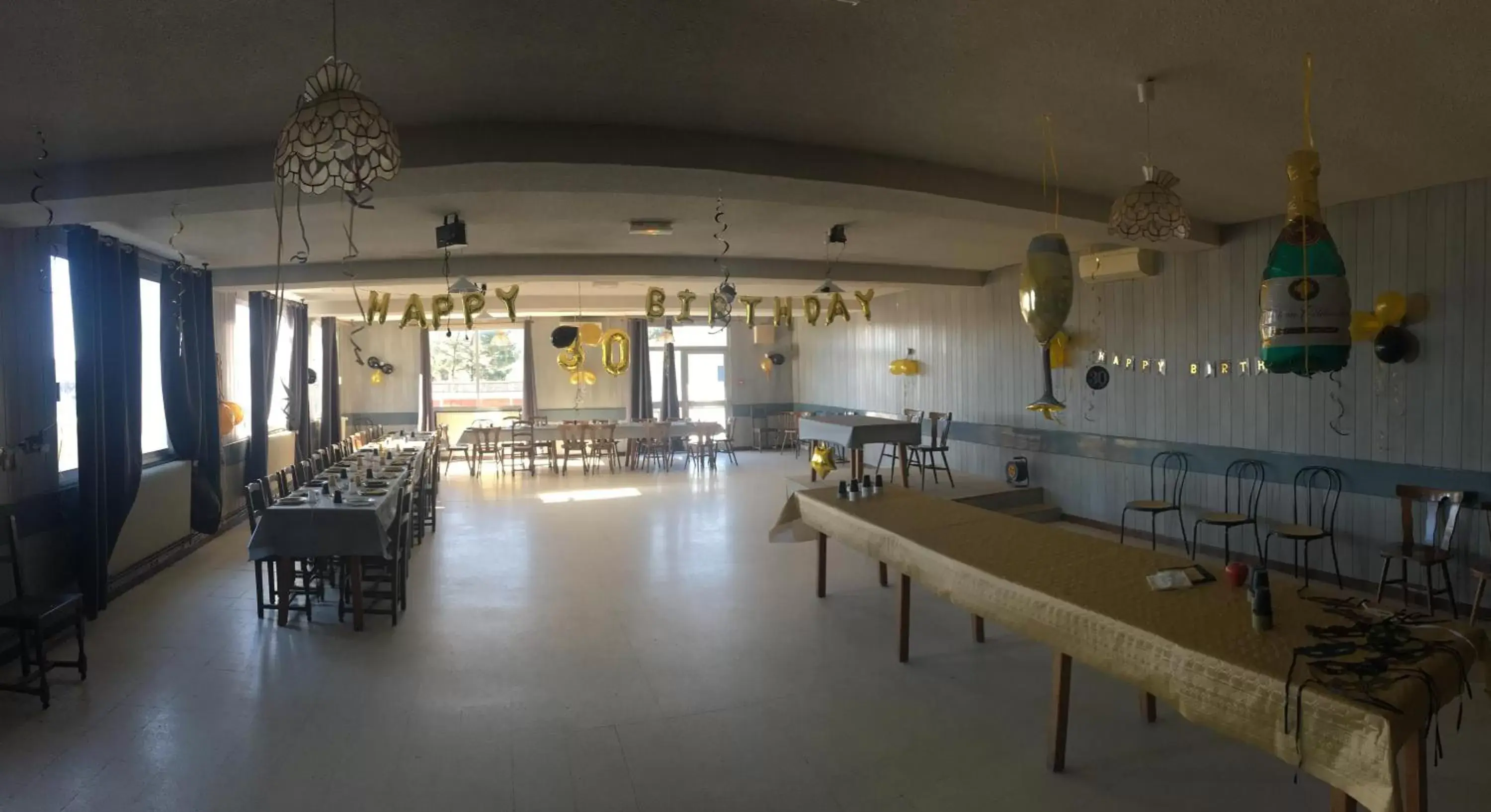 Banquet/Function facilities, Restaurant/Places to Eat in Hôtel le Comtois