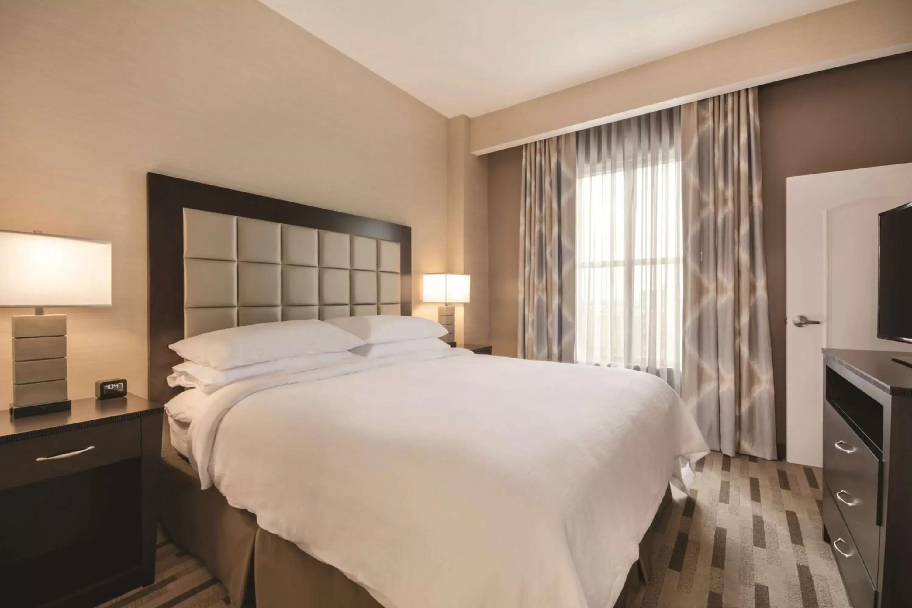 King Suite - Hearing Access in Embassy Suites by Hilton Tuscaloosa Alabama Downtown King Suite - Hearing Access in Embassy Suites by Hilton Tuscaloosa Alabama Downtown