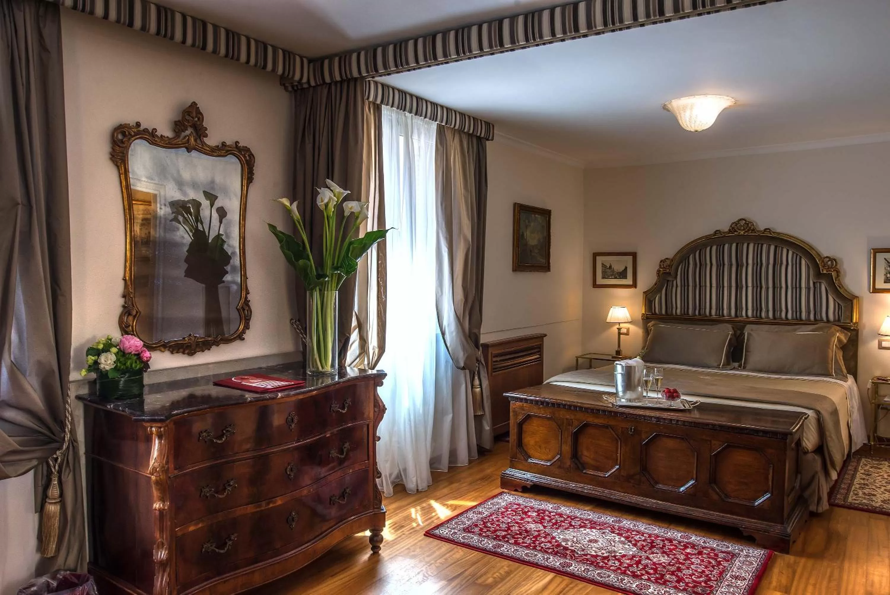 Photo of the whole room, Bed in Hotel Forum