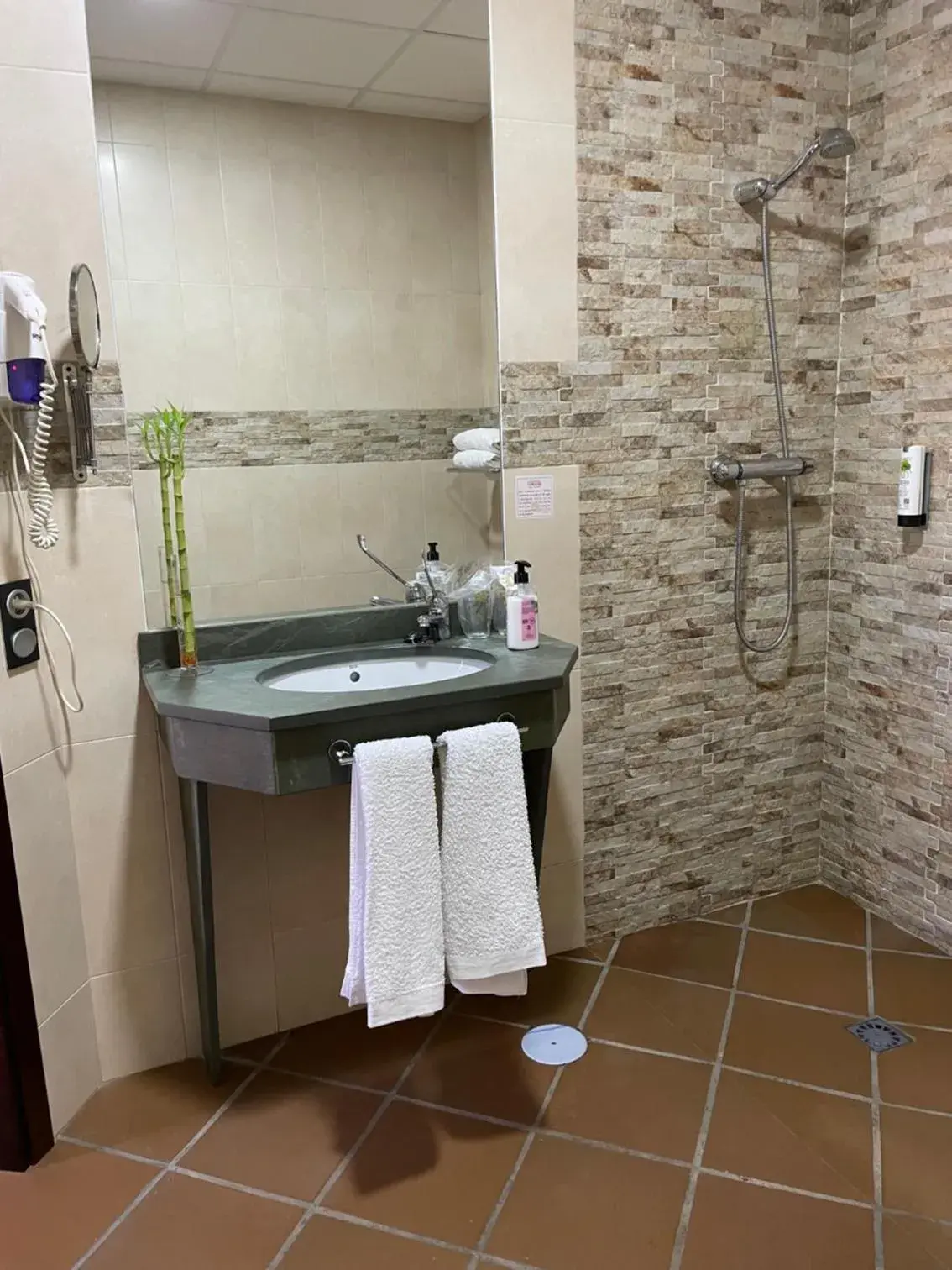 Bathroom in Hotel Albaida Nature